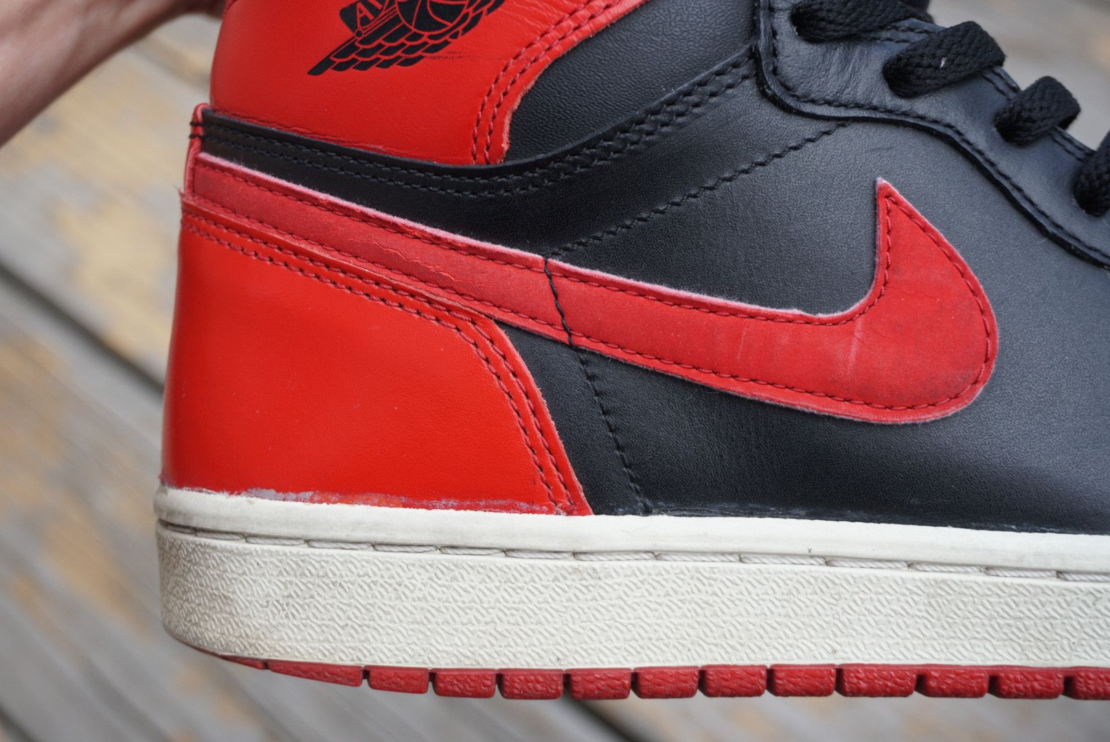 Jordan Brand *LAST DROP* 2001 Jordan 1 black red bred Size US 9 / EU 42 - 9 Thumbnail