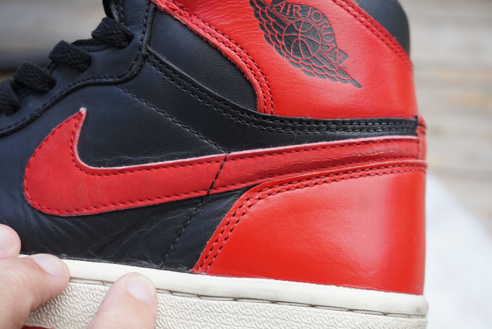Jordan Brand *LAST DROP* 2001 Jordan 1 black red bred Size US 9 / EU 42 - 12 Thumbnail