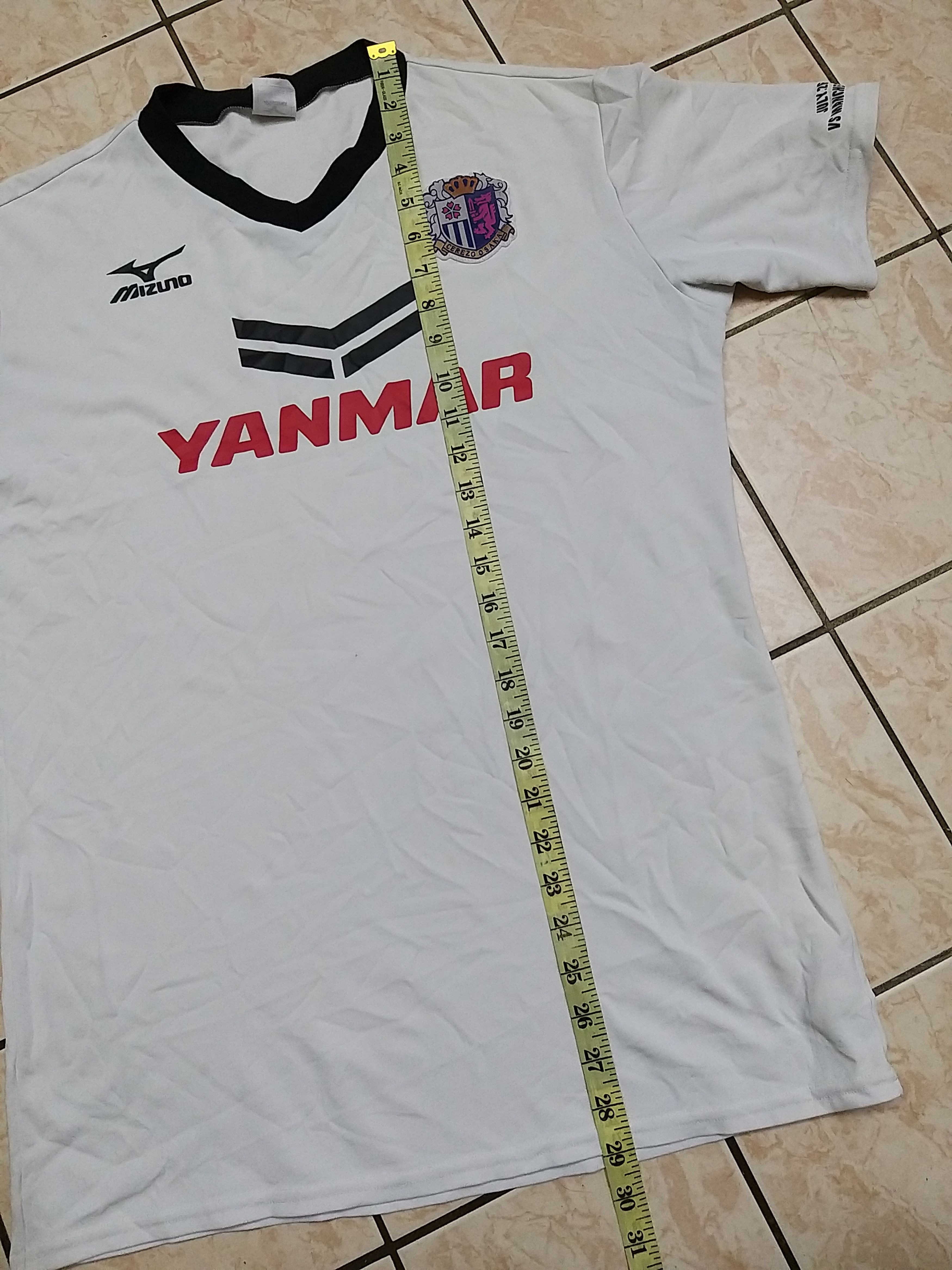 Mizuno CEREZO OSAKA VS MANCHESTER UNITED 2013 MIZUNO AWAY JERSEY Size US M / EU 48-50 / 2 - 7 Thumbnail