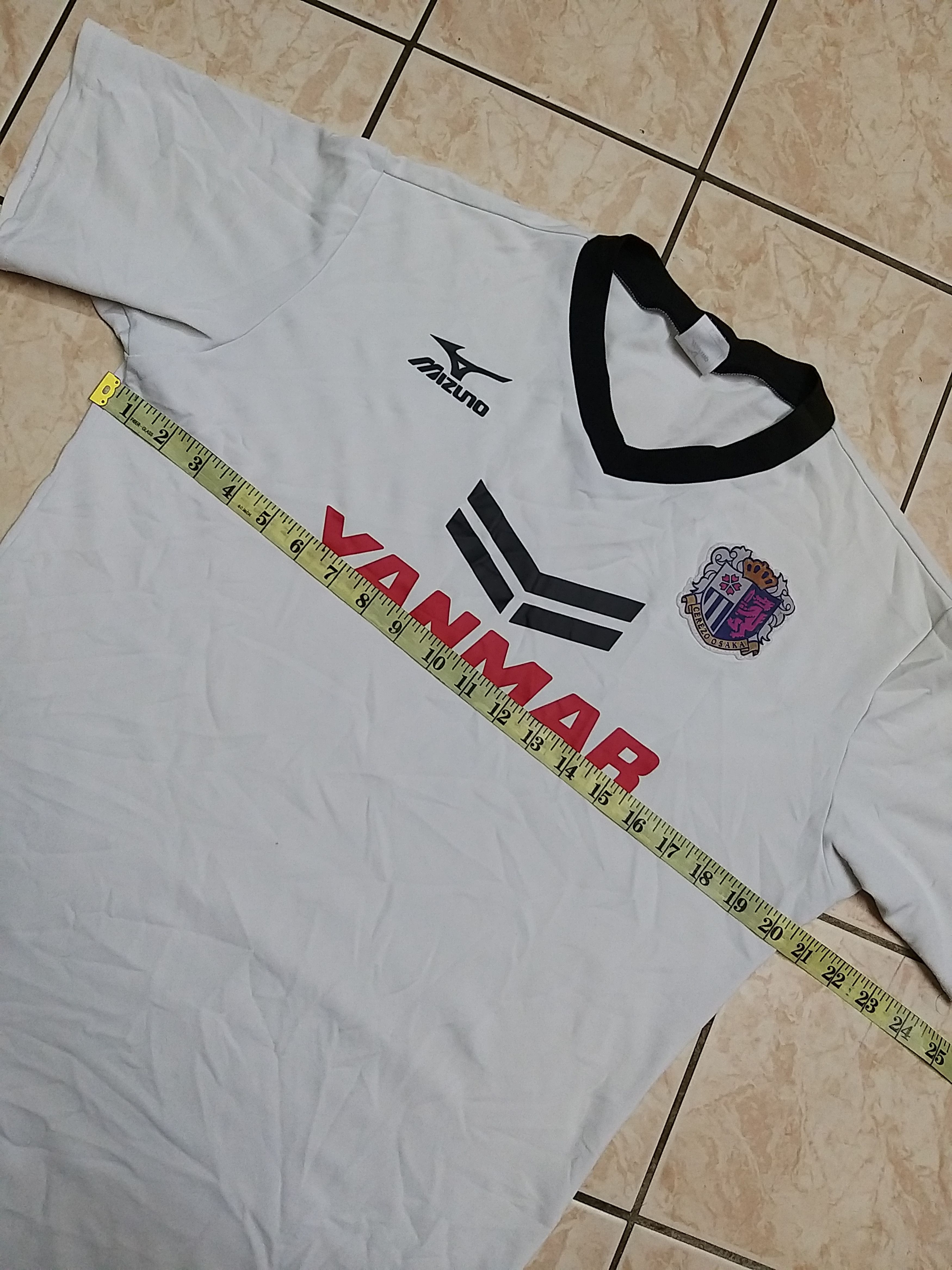 Mizuno CEREZO OSAKA VS MANCHESTER UNITED 2013 MIZUNO AWAY JERSEY Size US M / EU 48-50 / 2 - 6 Thumbnail