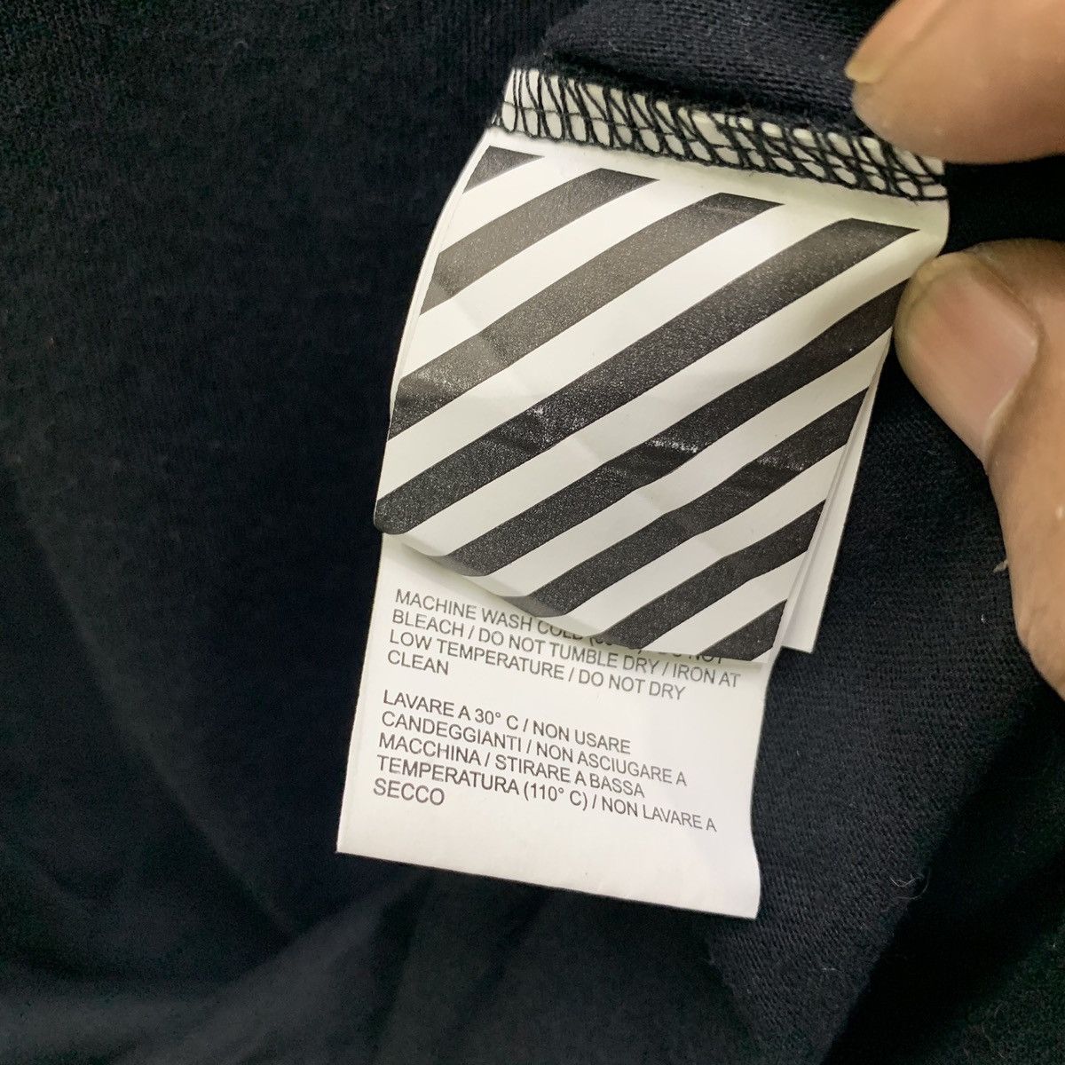 Off-White OFF-WHITE T-shirts Size US XL / EU 56 / 4 - 19 Thumbnail