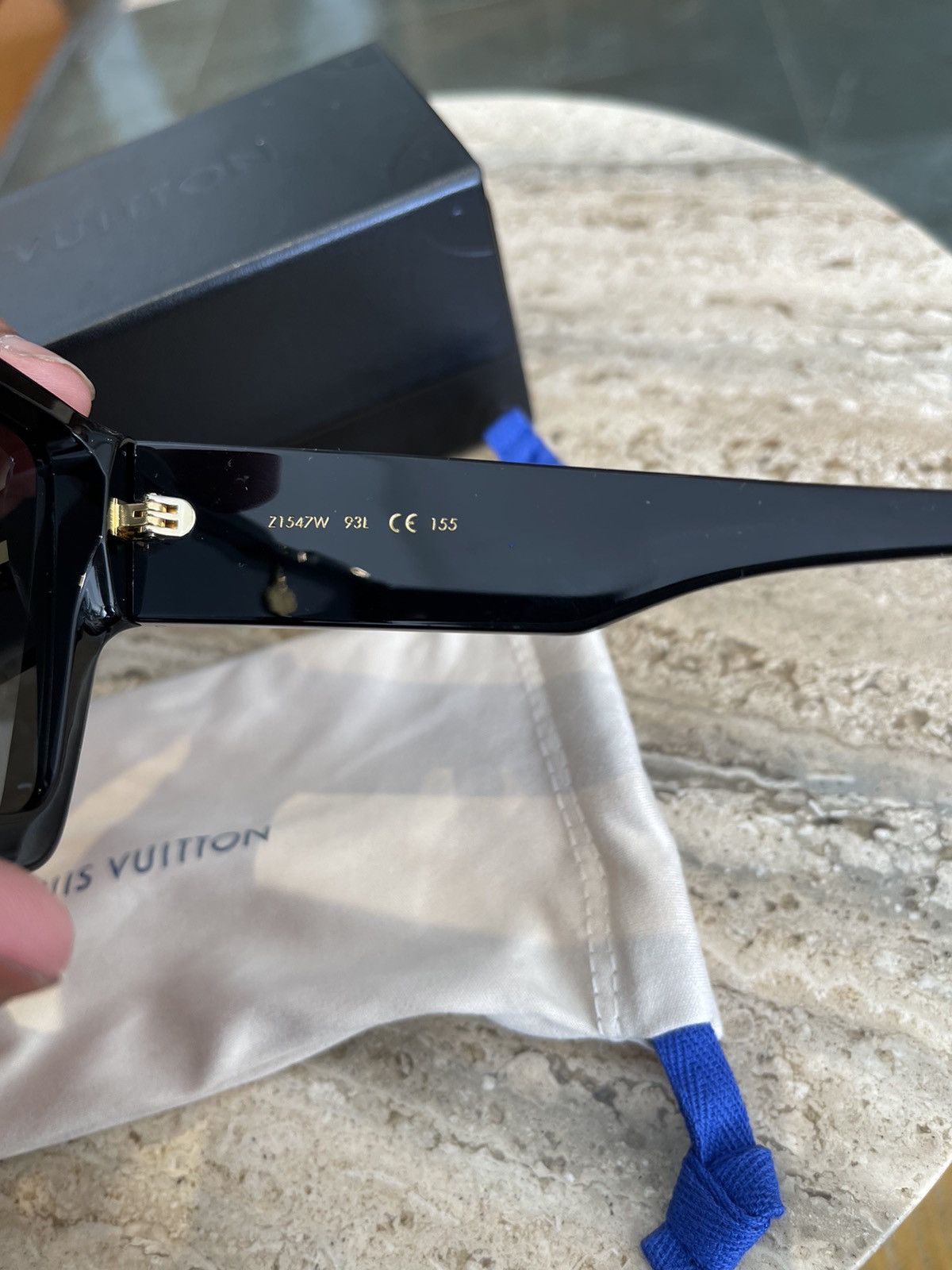 Louis Vuitton Louis Vuitton Cyclone Sunglasses Black/ Gold Size ONE SIZE - 5 Thumbnail