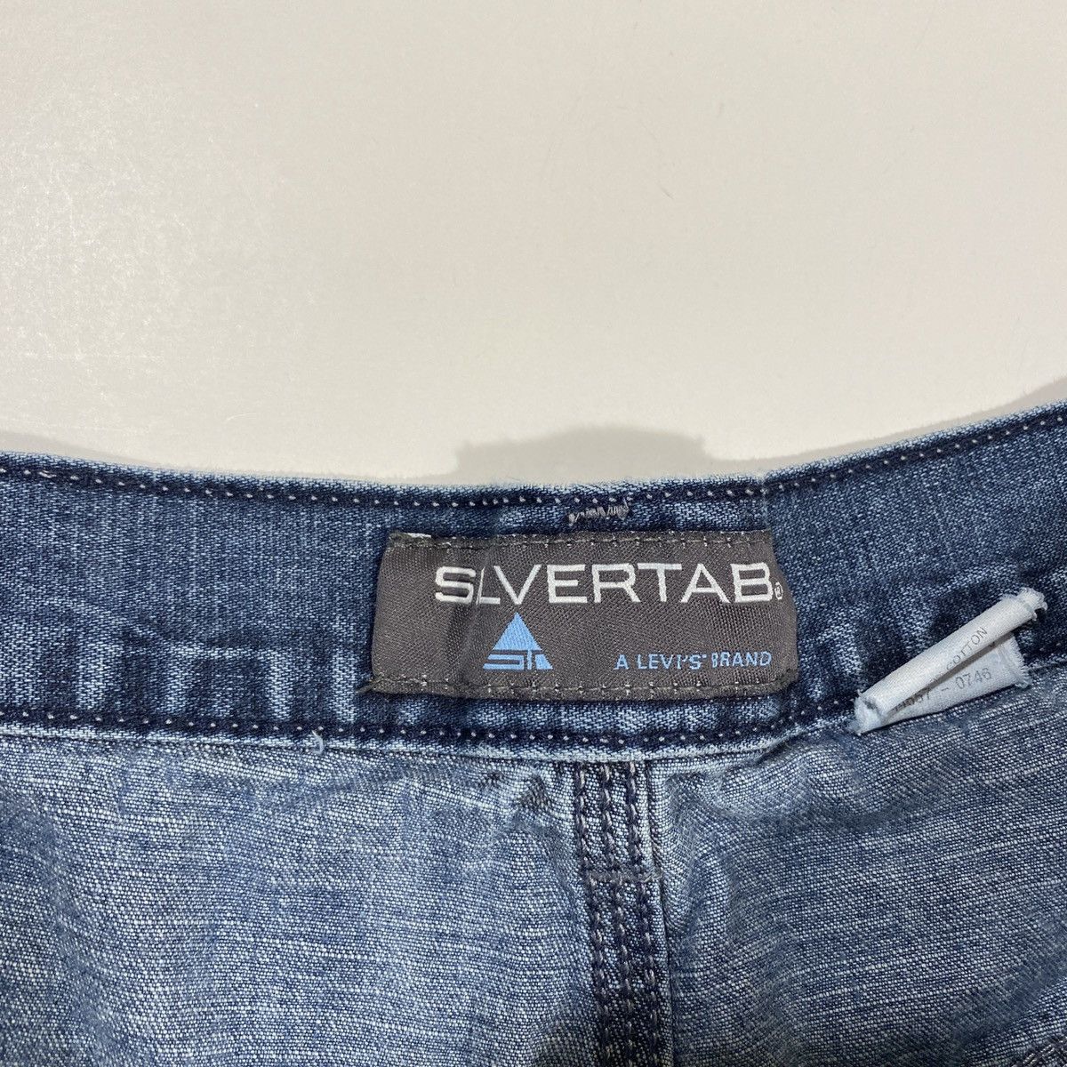 Levi's × Vintage Vintage Levi’s Silvertab Denim Shorts Size US 36 / EU 52 - 4 Thumbnail