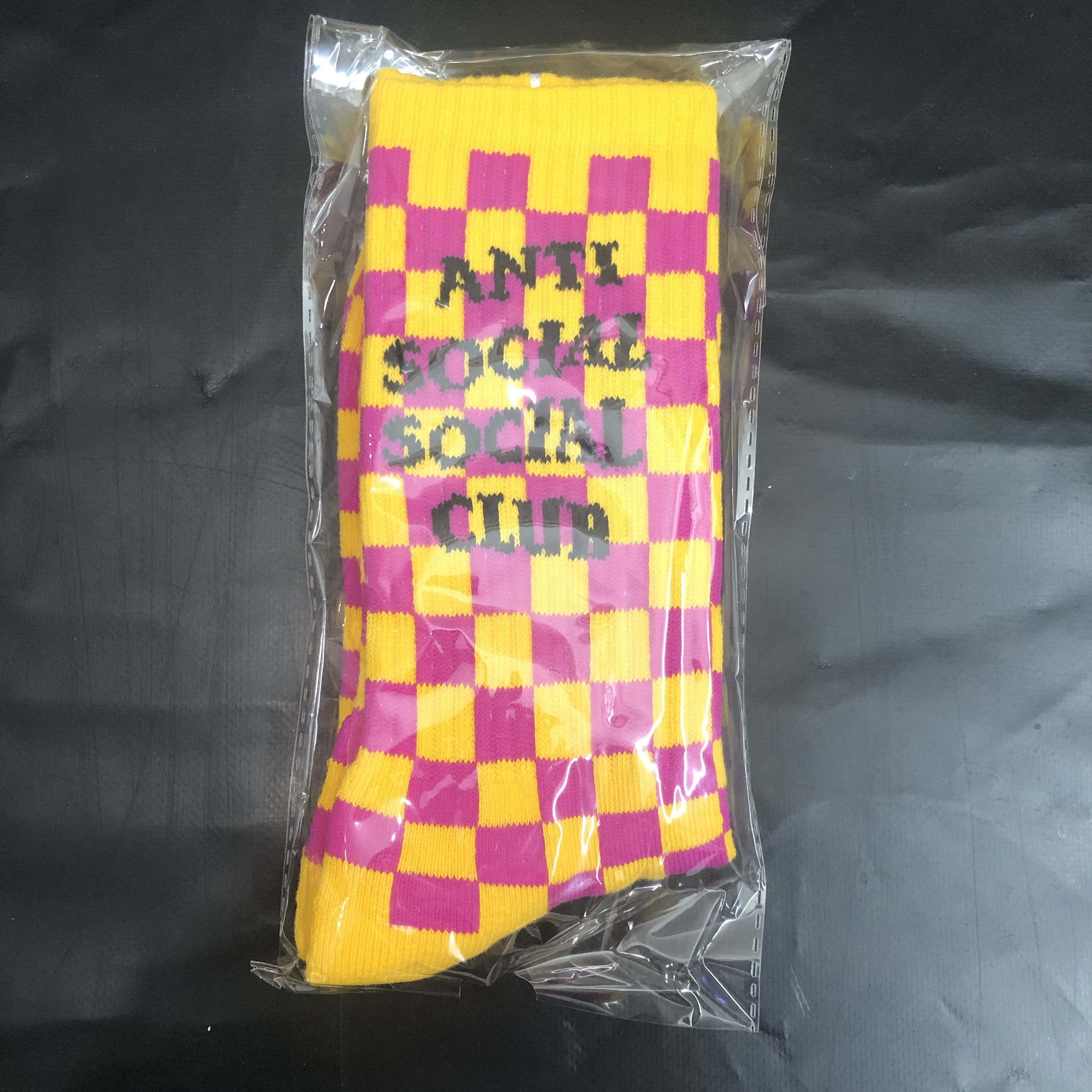 Anti Social Social Club DS ASSC Photo Booth Yellow Socks Supreme Bape CPFM kith Size ONE SIZE - 2 Thumbnail