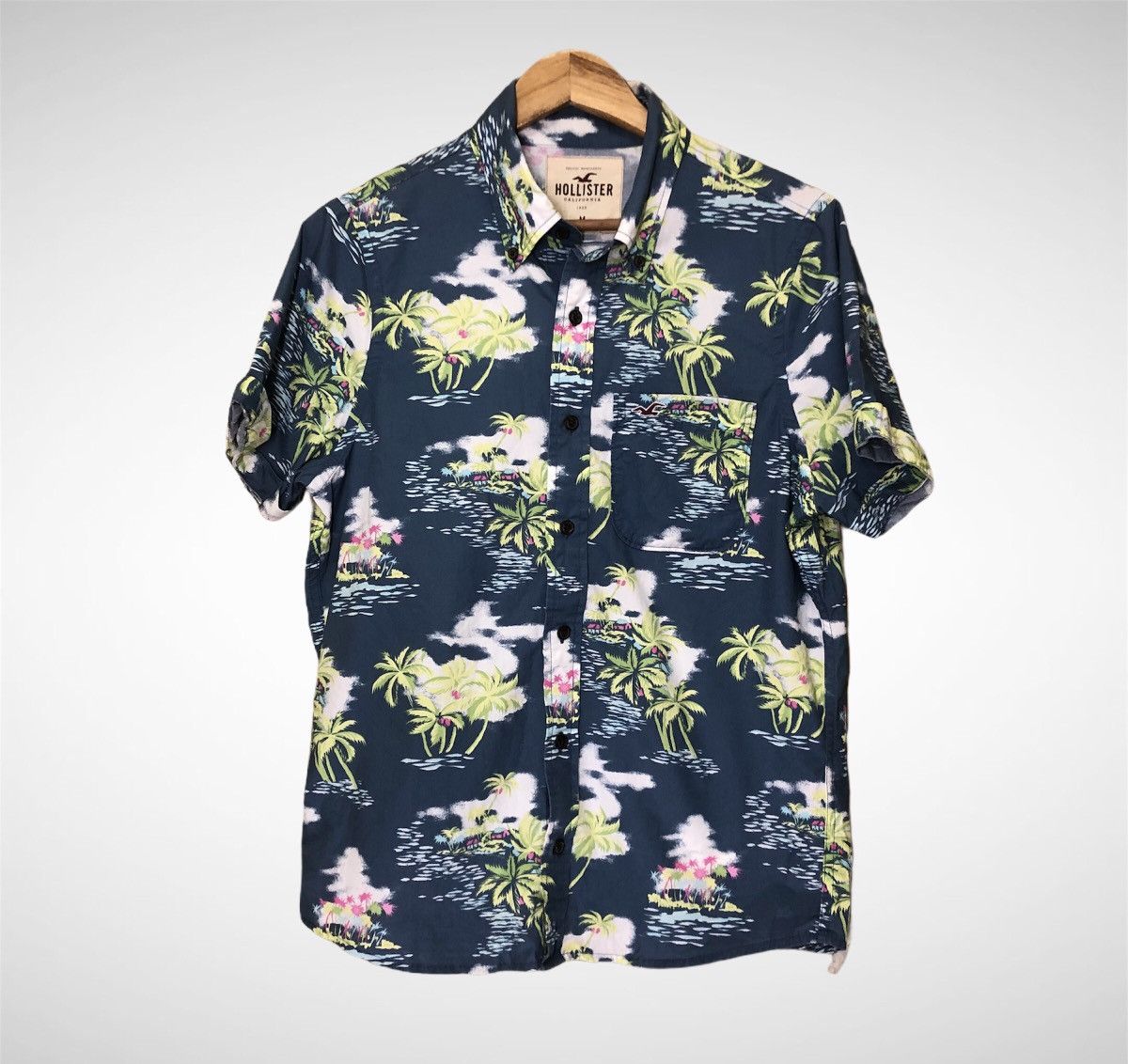 Hollister hawaiian shirts 2025