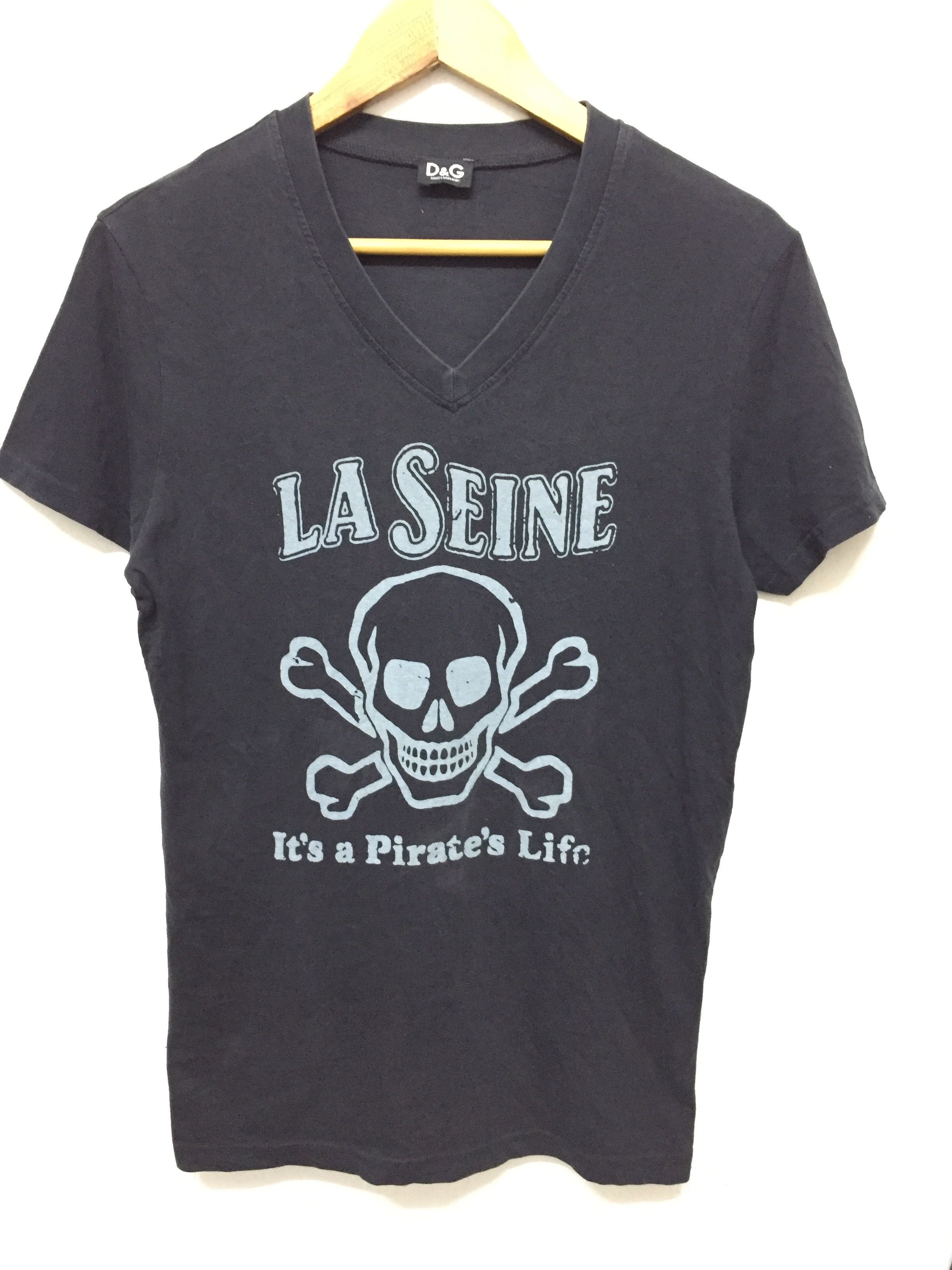 トップス 00s dolce&gabbana LA SEINE skull tee Dolce & Gabbana Dolce & Gabbana la seine is a pirate's life skull