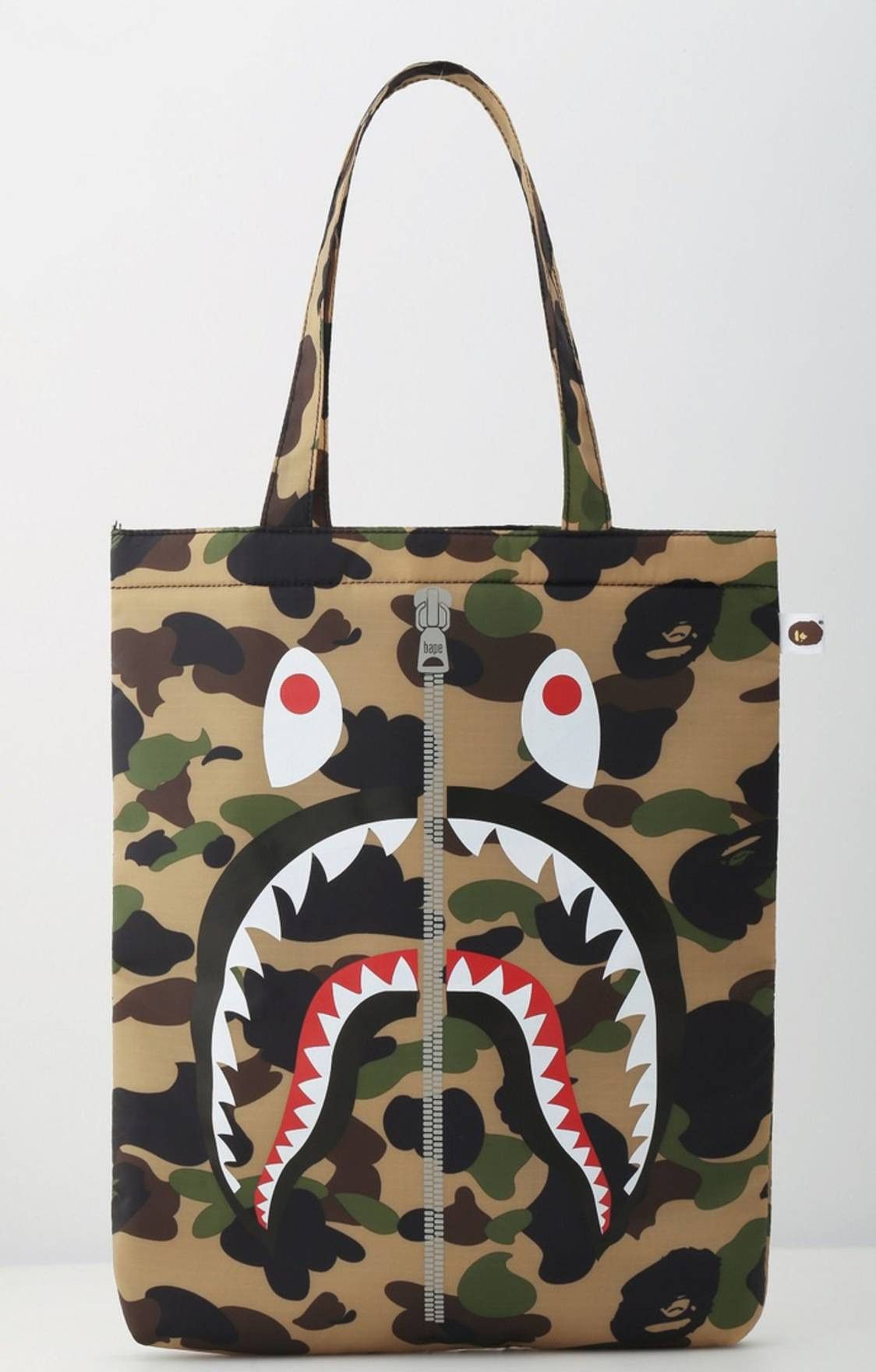 Bape 🔥 BAPE SHOULDER BAG SHARK CAMO 2015 Tote backpack Size ONE SIZE - 2 Preview