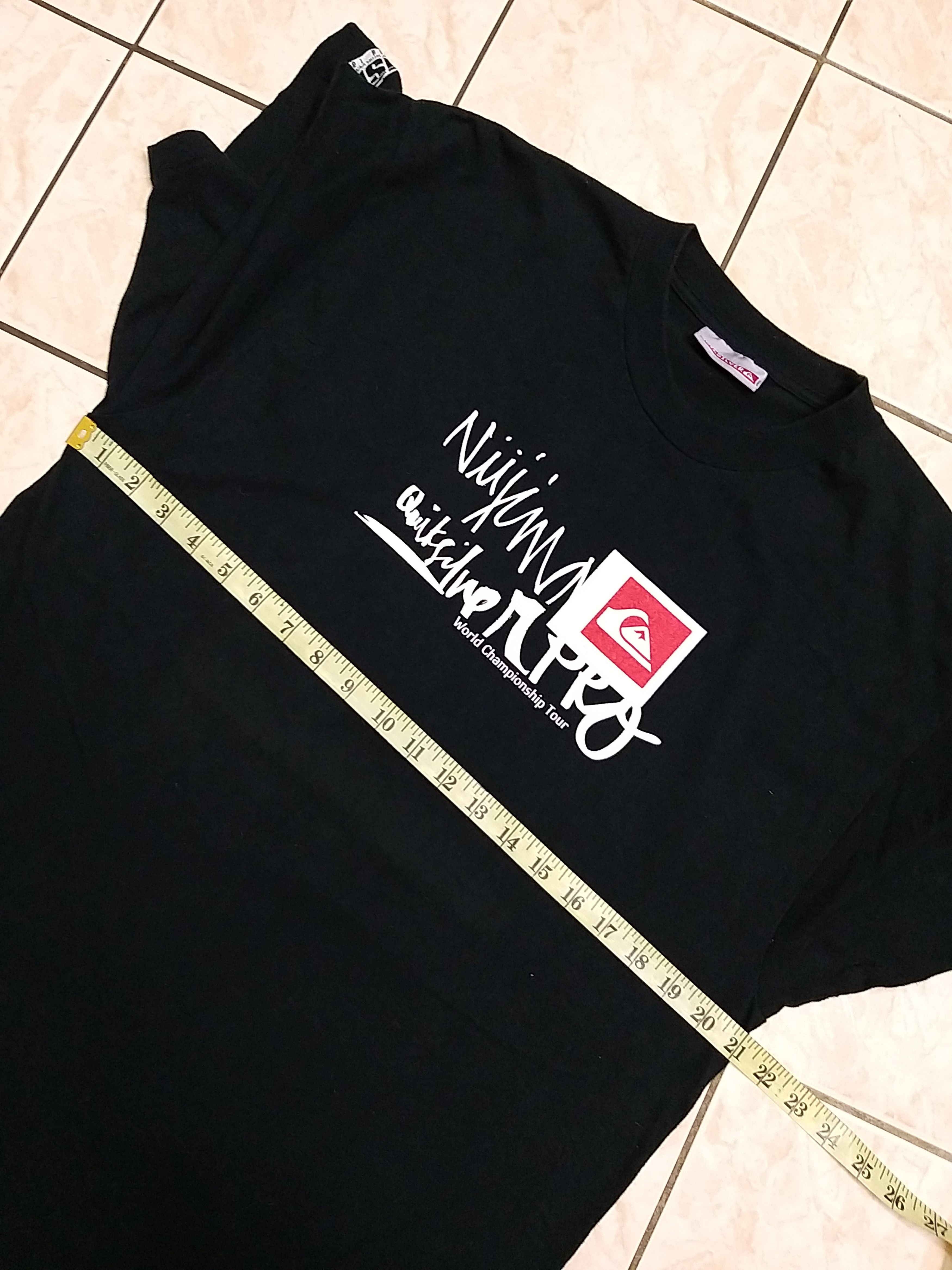 Quiksilver VINTAGE NIIJIMA QUICKSILVER WORLD TOUR SURFING 2003 T SHIRT Size US L / EU 52-54 / 3 - 6 Thumbnail