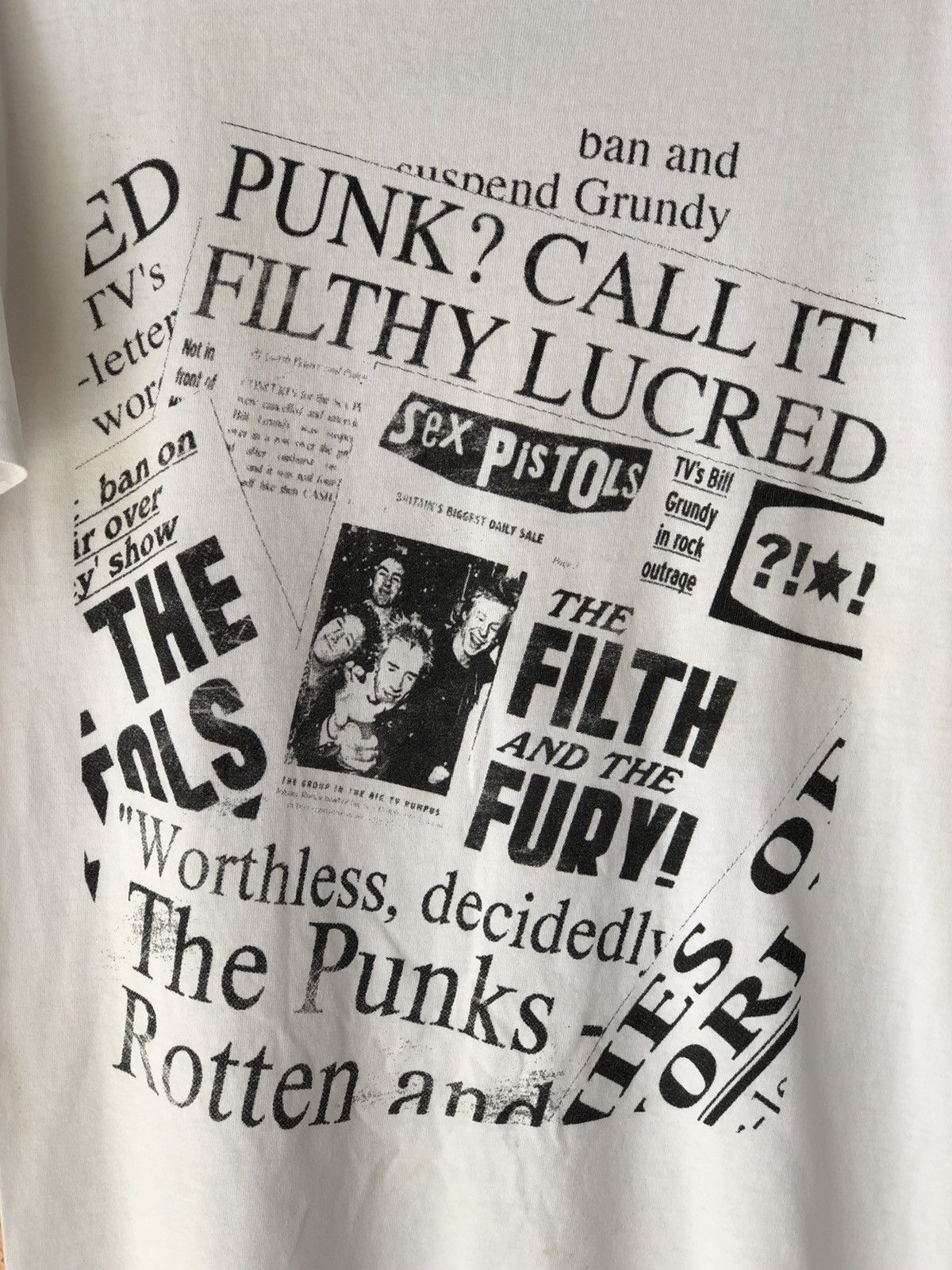 Band Tees Vintage 00s Sex Pistols Punk Rock Band Tee Size US M / EU 48-50 / 2 - 3 Thumbnail