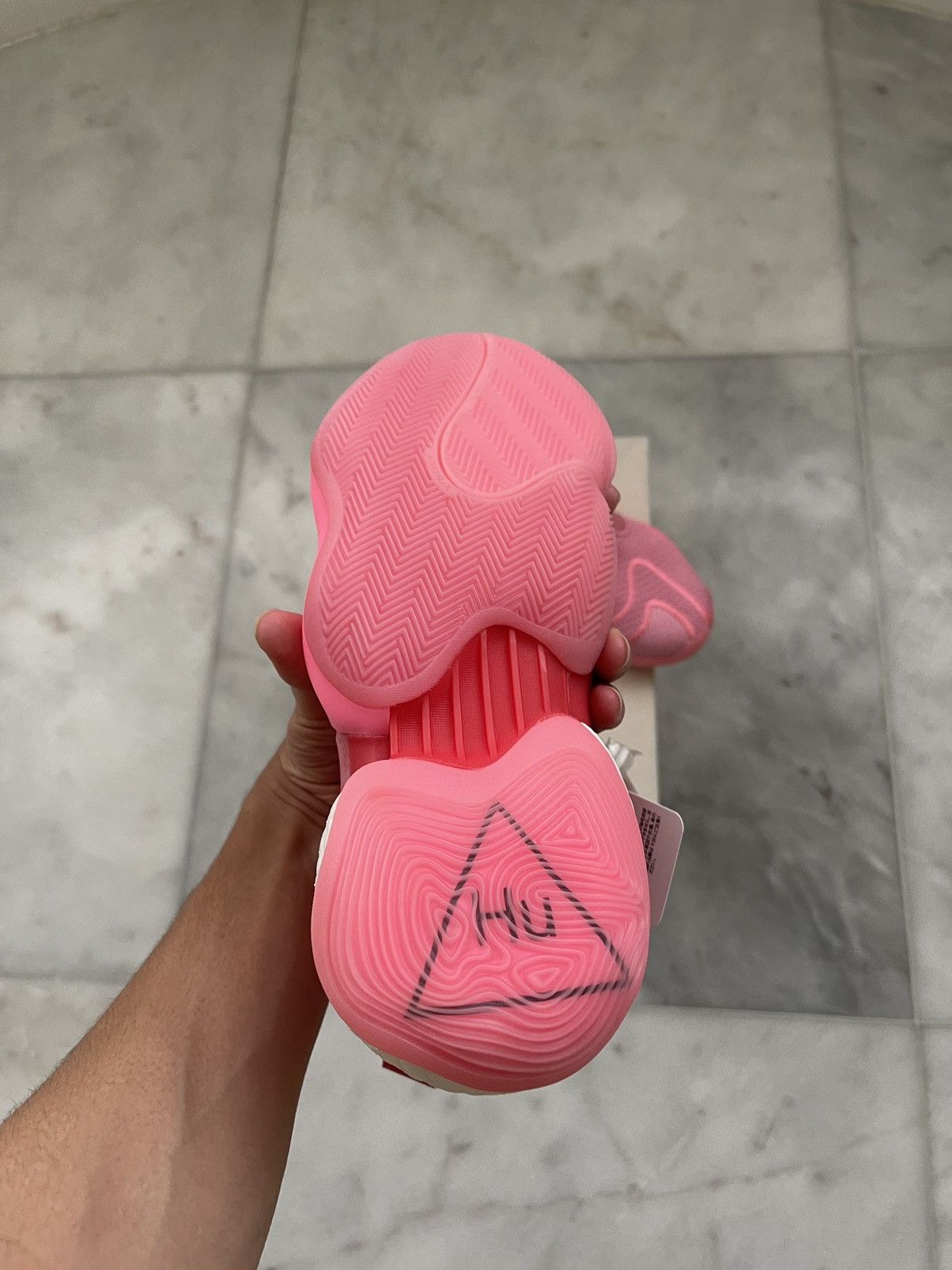 Adidas Pharrell x Crazy BYW X Hyper Pink 2019 Size US 6.5 / EU 39-40 - 3 Thumbnail