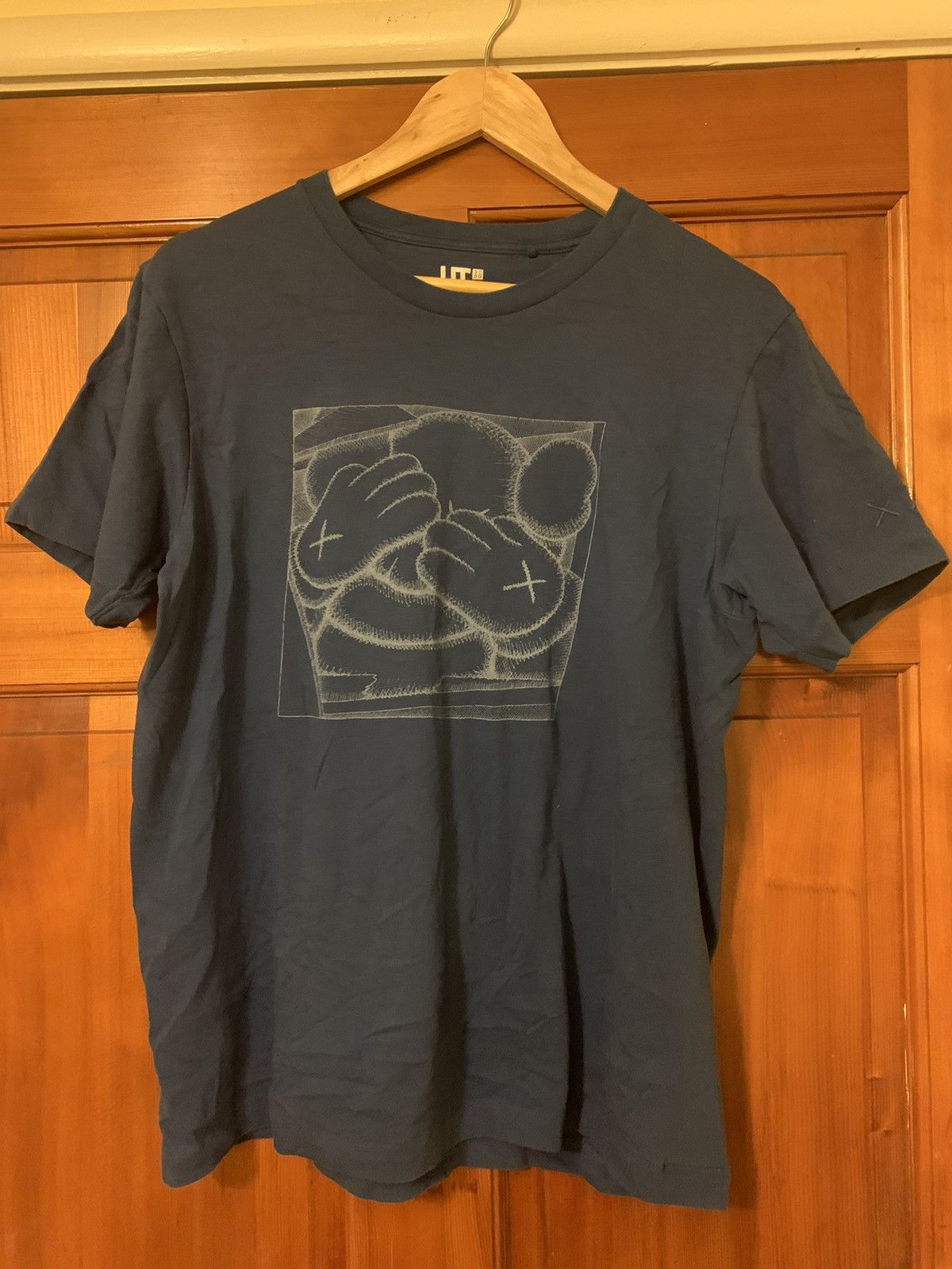 Kaws × Uniqlo *RARE* KAWS x Uniqlo Covered Eyes T-Shirt - Large Size US L / EU 52-54 / 3 - 1 Thumbnail