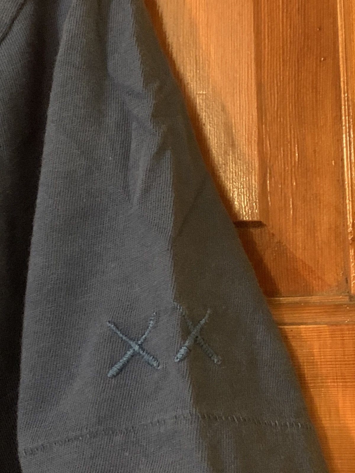 Kaws × Uniqlo *RARE* KAWS x Uniqlo Covered Eyes T-Shirt - Large Size US L / EU 52-54 / 3 - 3 Thumbnail
