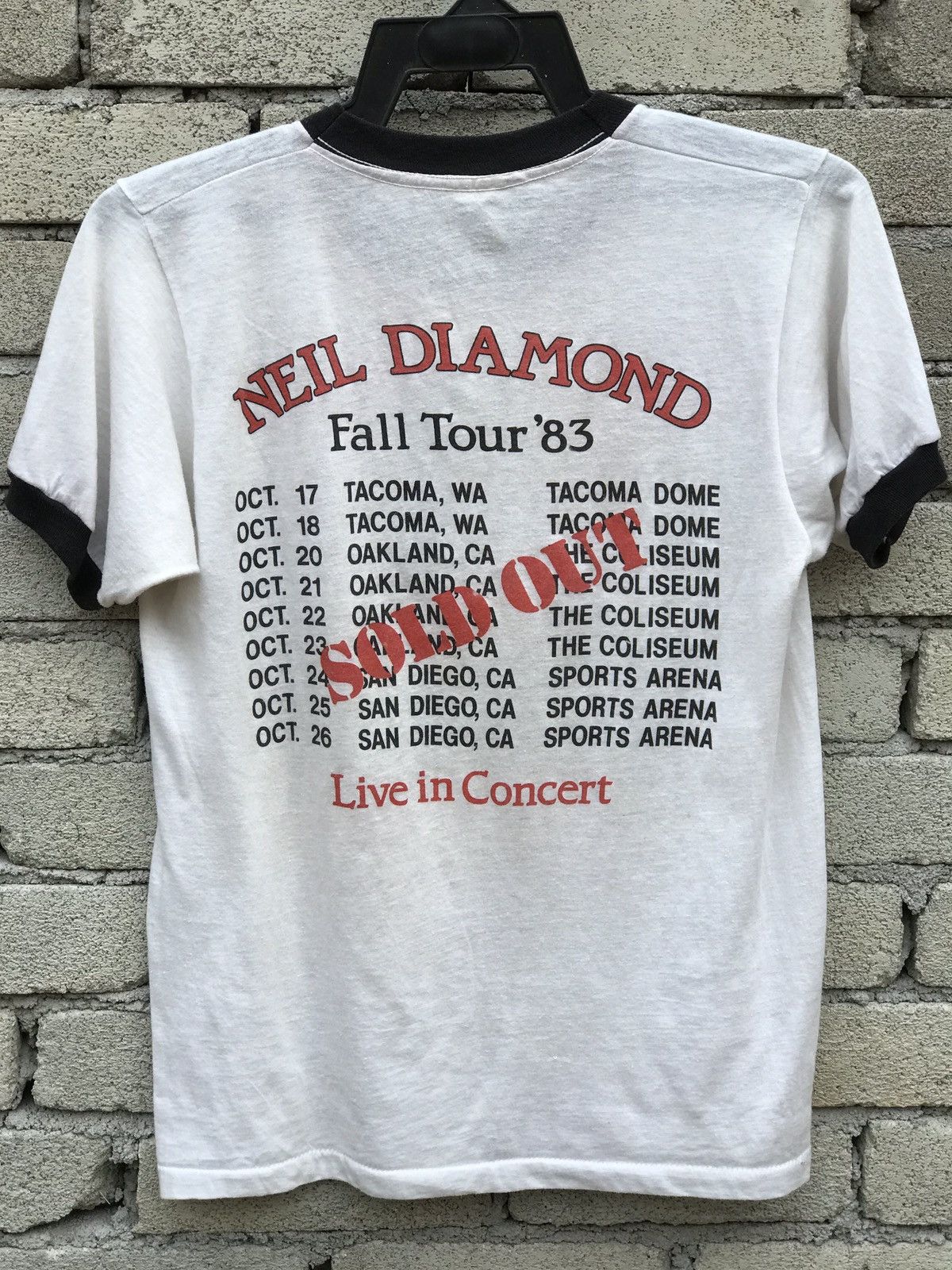 Band Tees 💥Band Tee💥Vintage Neil Diamond .. Size US S / EU 44-46 / 1 - 3 Thumbnail