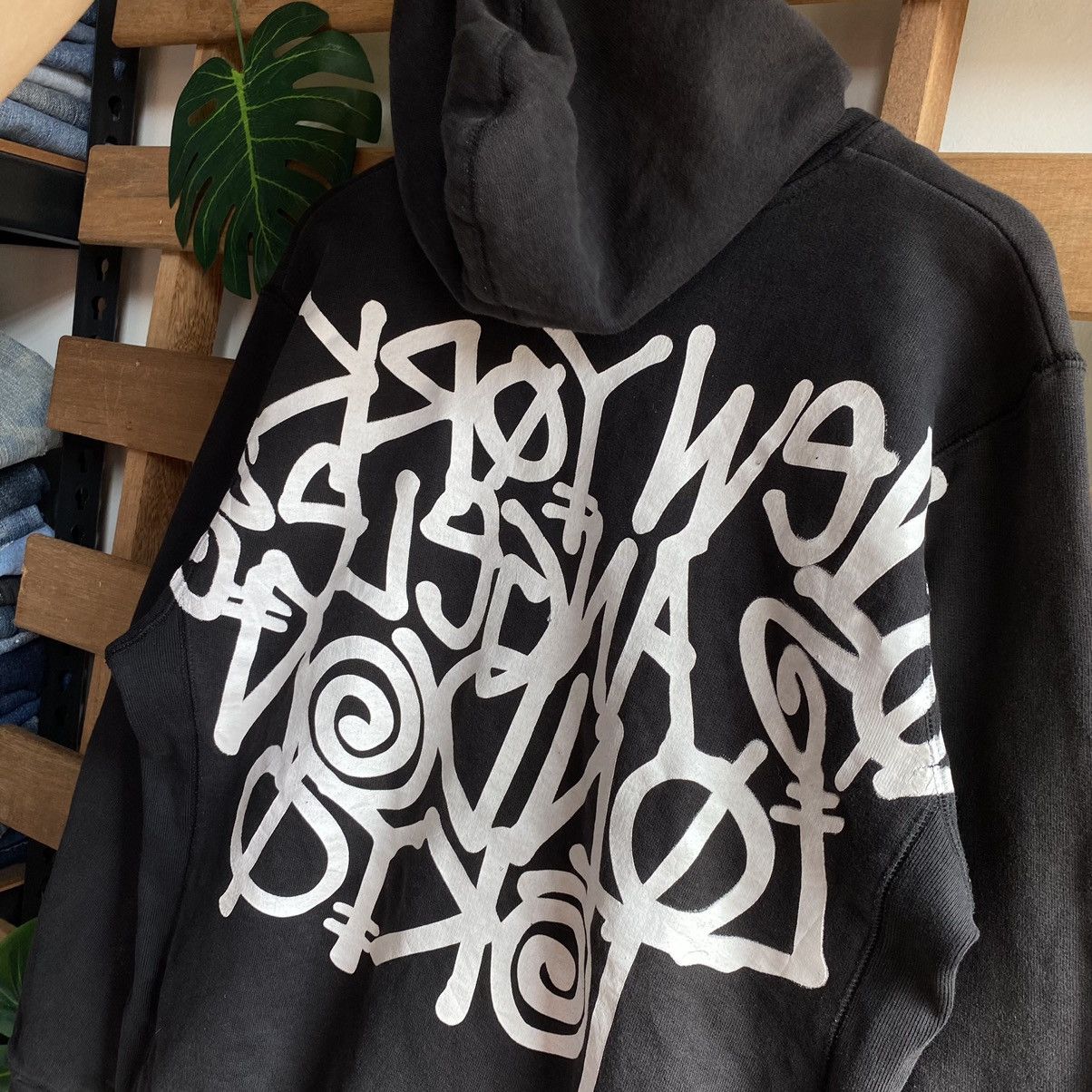 ★STUSSY★BIG CITIES ZIP HOODIE ジップフーディ★追跡可 STUSSY】送料・関税込☆World Tour Hood Zip-Up☆3973713