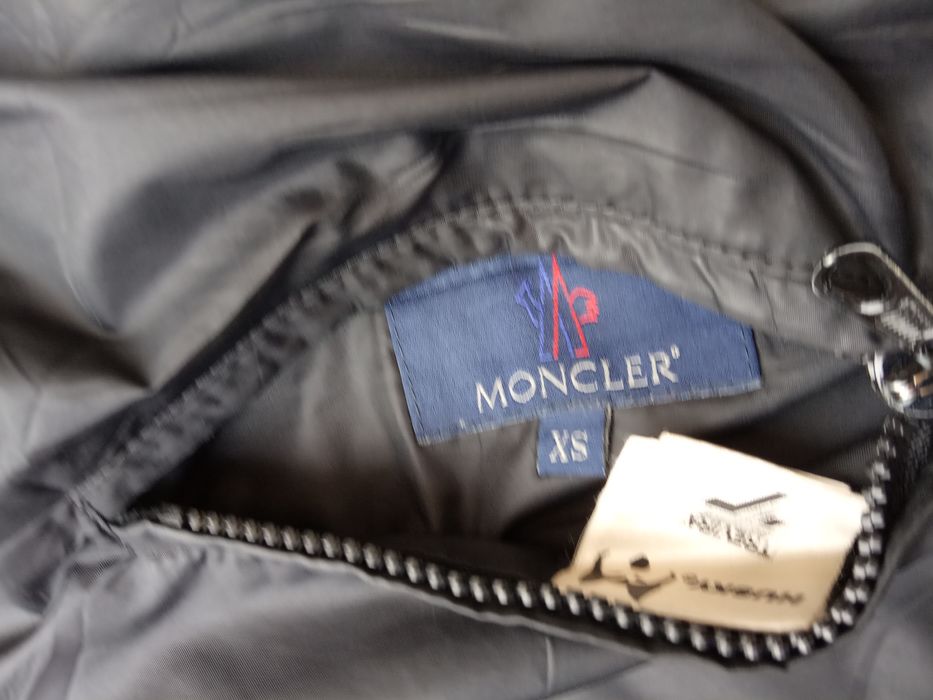 Moncler RaRe husky red fleece double sided | Grailed