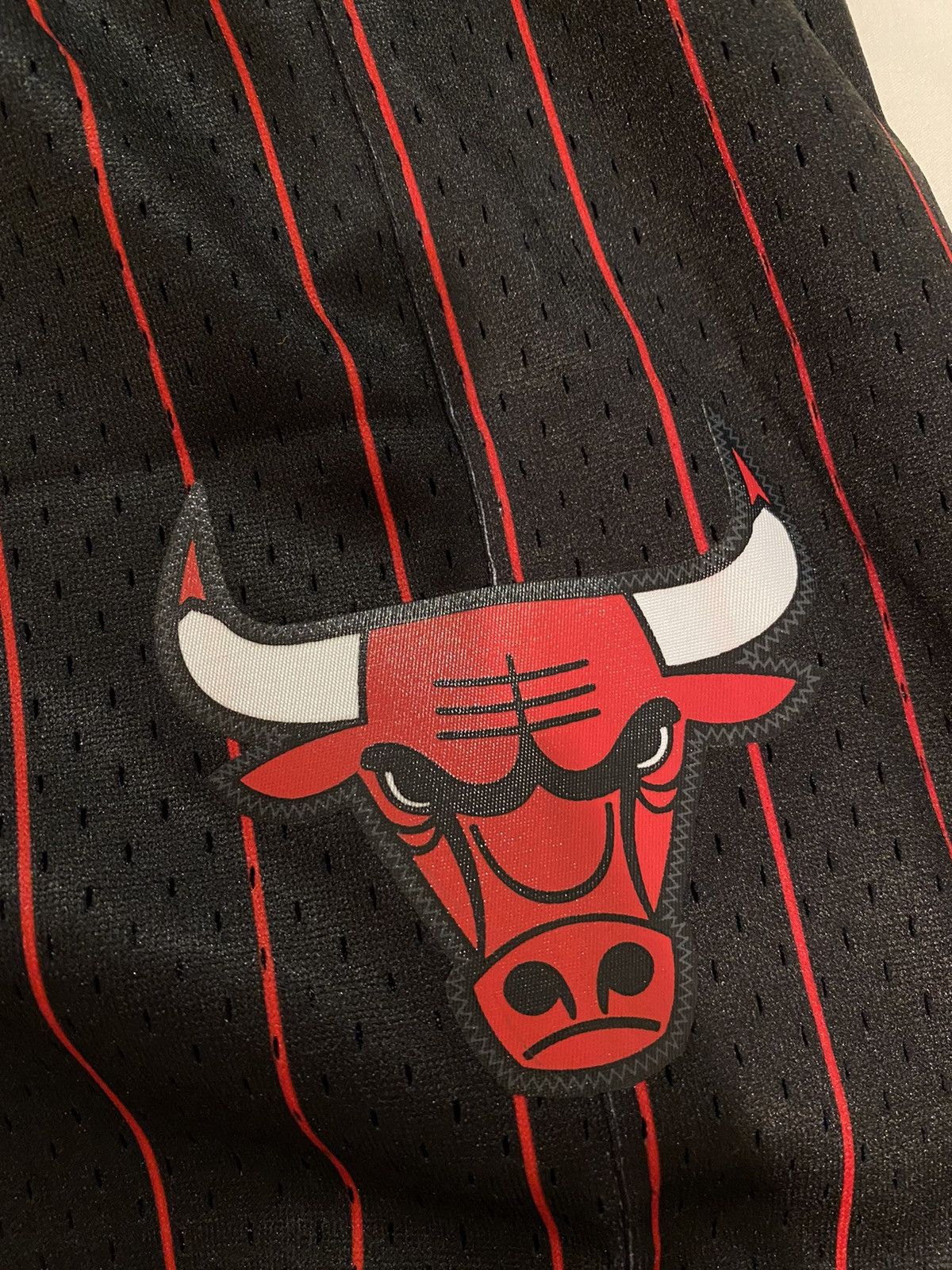 Mitchell & Ness Swingman Shorts Chicago Bulls Alternate 1996-97 Size: Medium Size US 32 / EU 48 - 5 Thumbnail