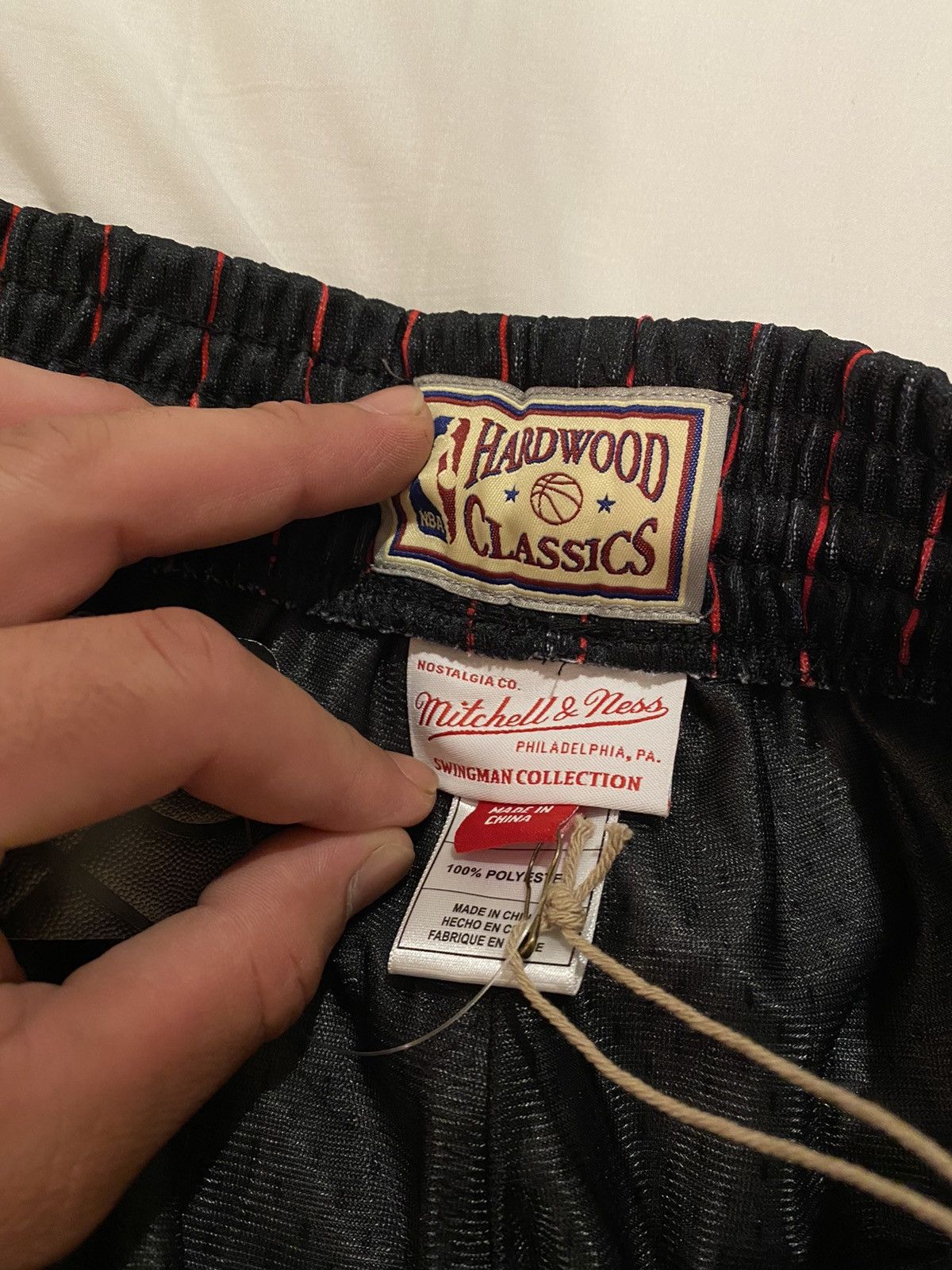 Mitchell & Ness Swingman Shorts Chicago Bulls Alternate 1996-97 Size: Medium Size US 32 / EU 48 - 8 Thumbnail
