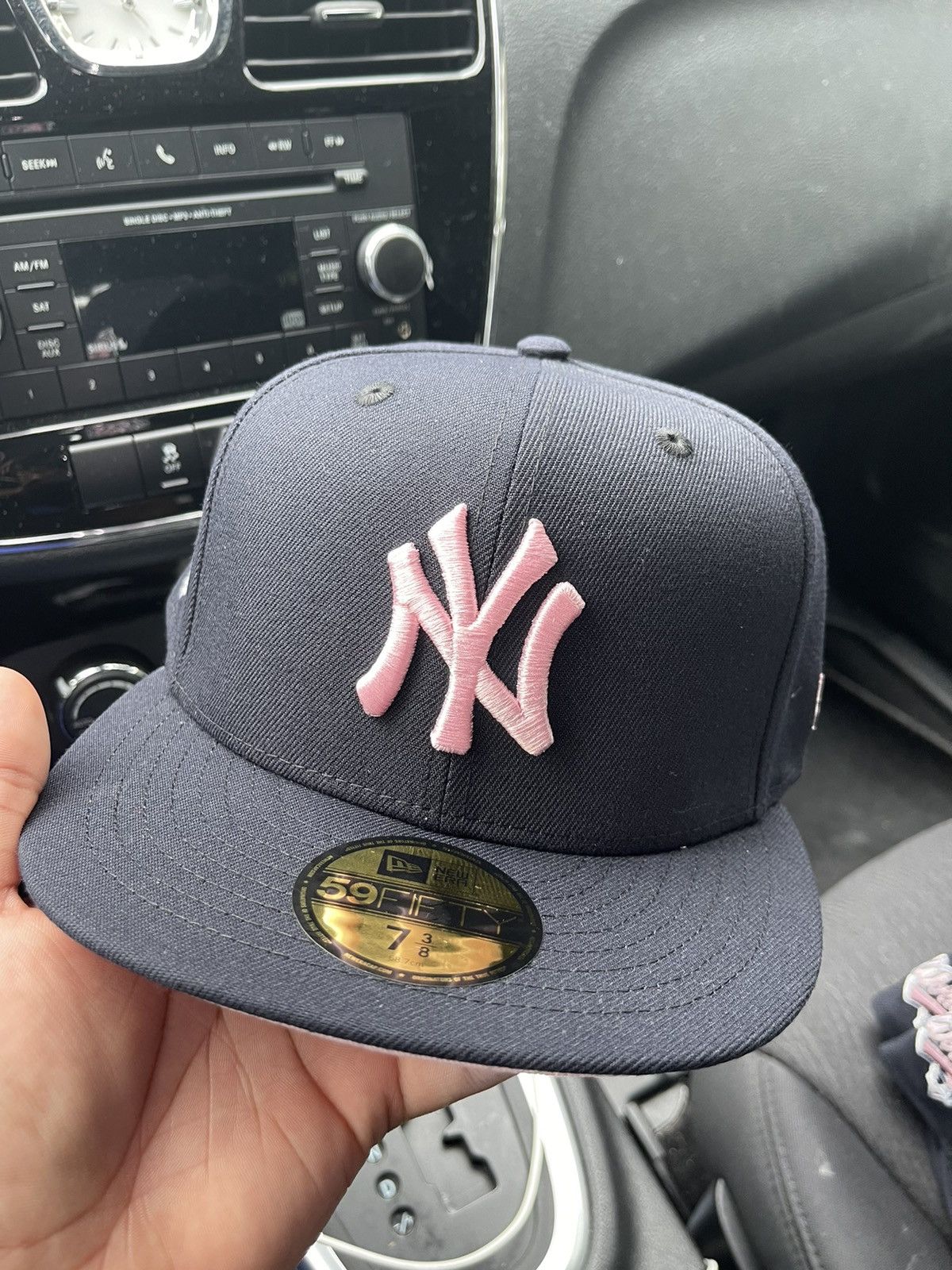 New Era New era Yankees fitted 7 3/8 pink logo pink brim Size ONE SIZE - 3 Thumbnail