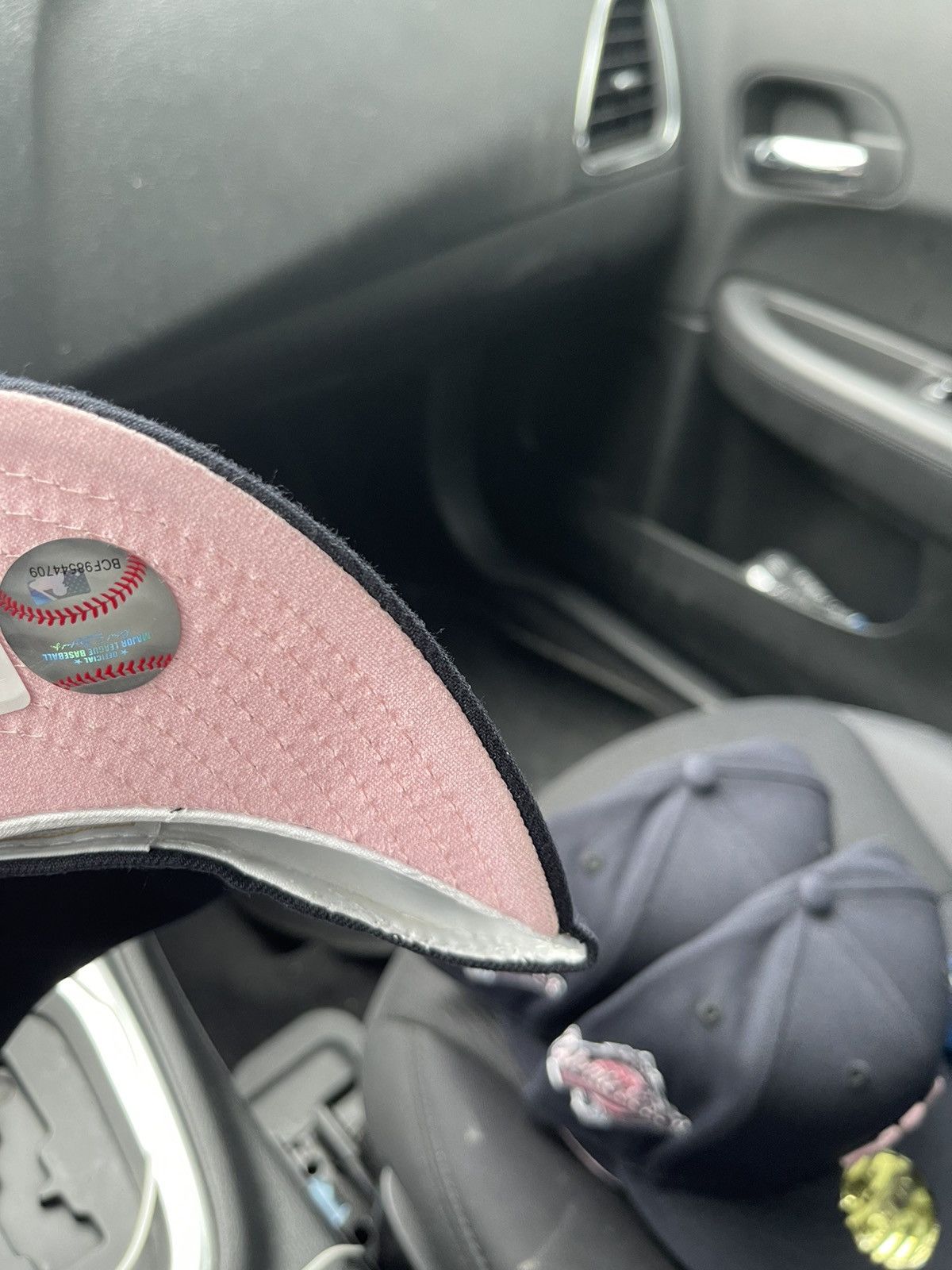 New Era New era Yankees fitted 7 3/8 pink logo pink brim Size ONE SIZE - 2 Thumbnail