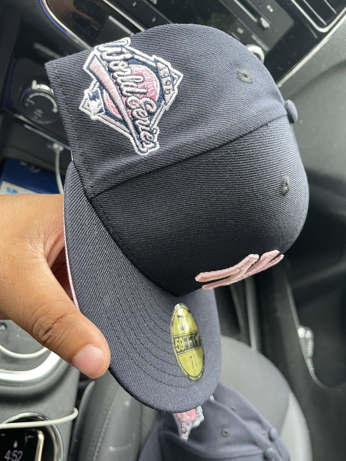 New Era New era Yankees fitted 7 3/8 pink logo pink brim Size ONE SIZE - 1 Thumbnail