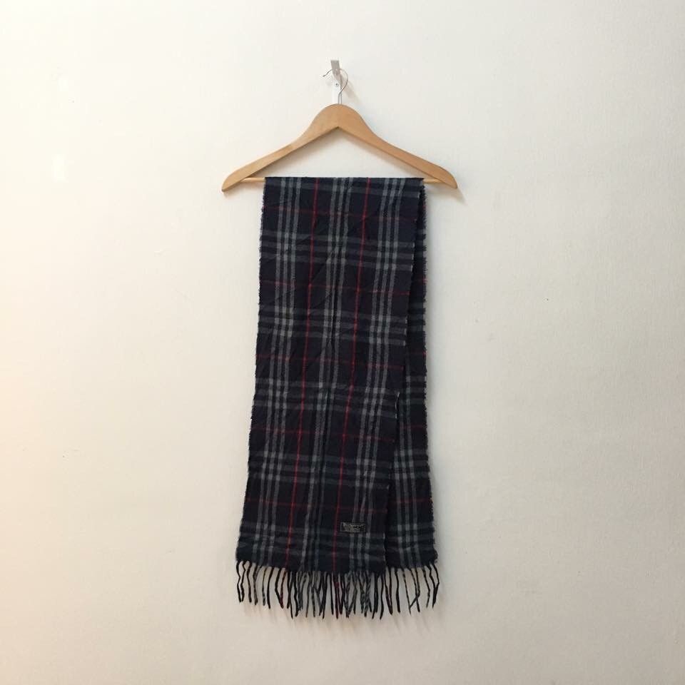 Burberrys London 100% Cashmere Navy Check Muffler