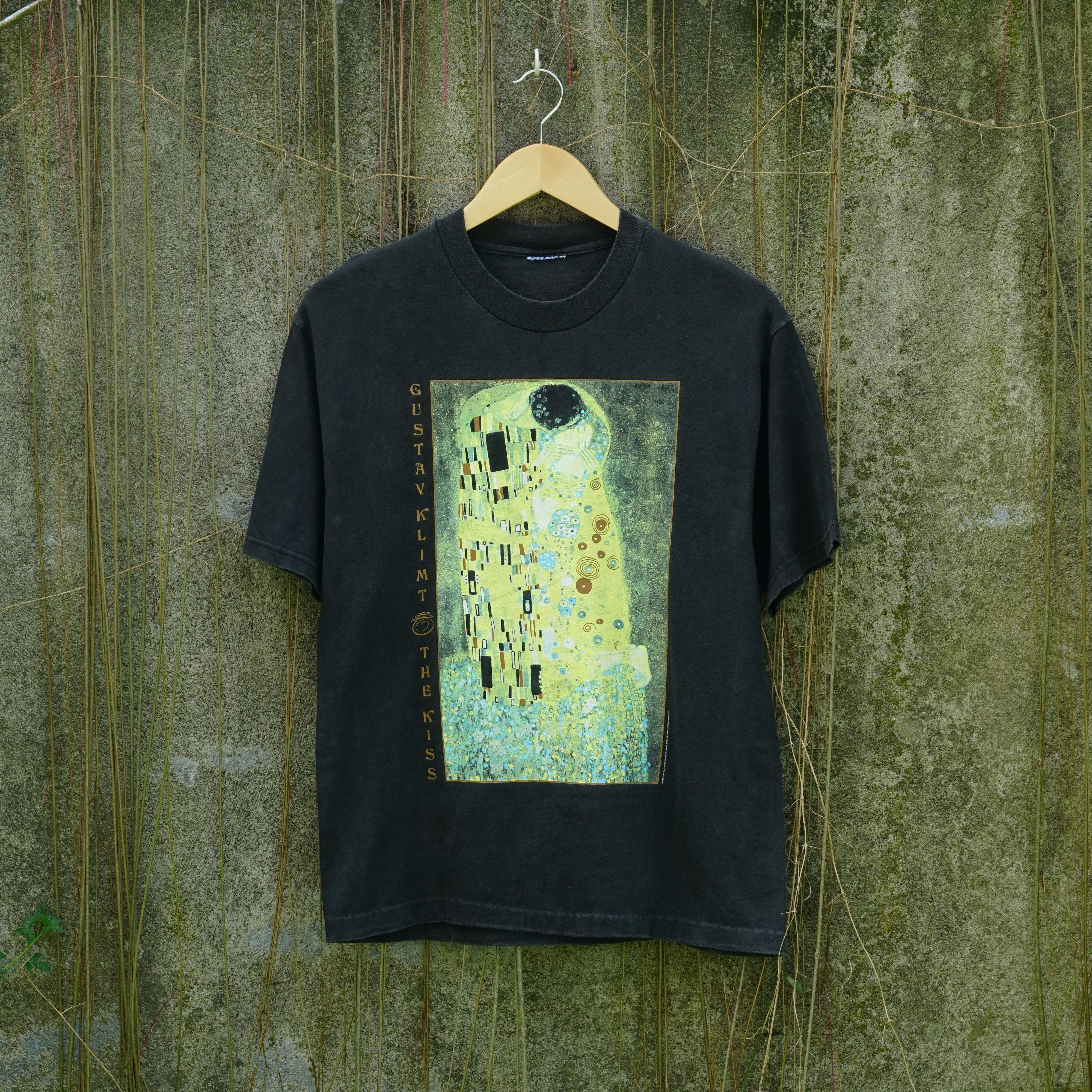 Vintage VTG The Kiss Gustav Klimt 90s Art Tee Shirt Size US S / EU 44-46 / 1 - 1 Thumbnail