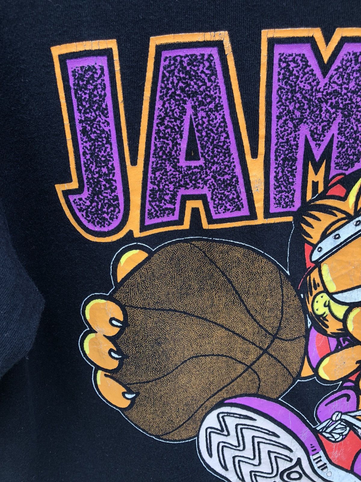 Vintage Vintage 90s Garfield JAMMIN’ Basketball t shirt Size US L / EU 52-54 / 3 - 3 Thumbnail
