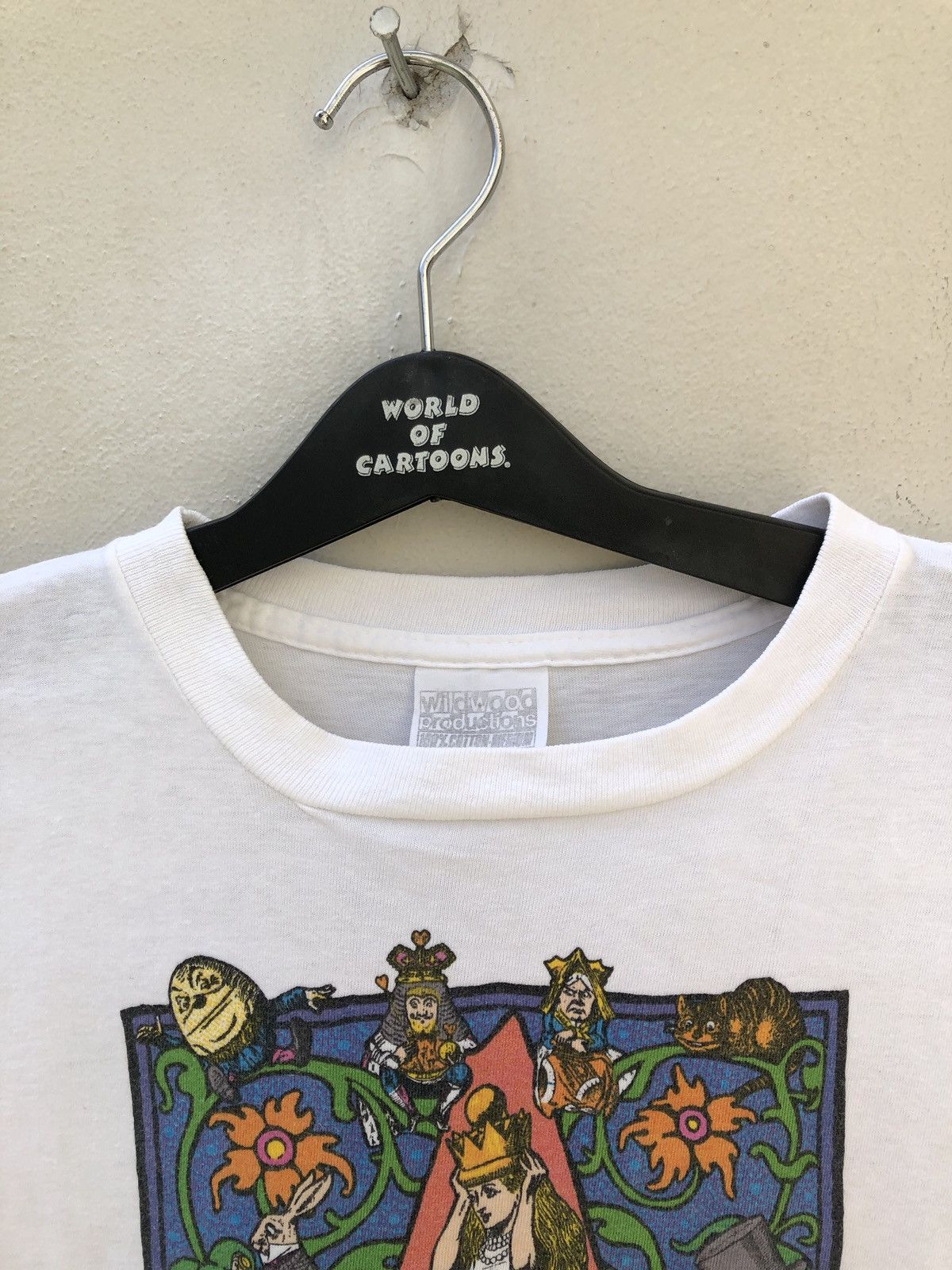 Vintage Vintage 90s 1991 Alice in Wonderland Movie t shirt Size US S / EU 44-46 / 1 - 8 Thumbnail