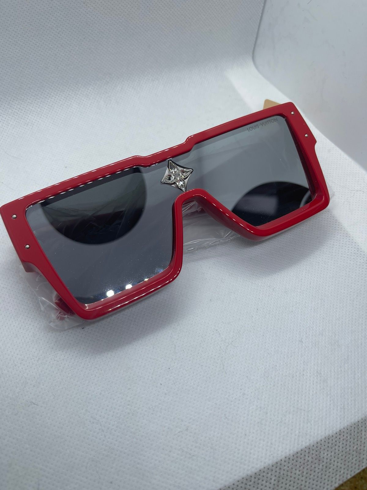 louis vuitton cyclone sunglasses red