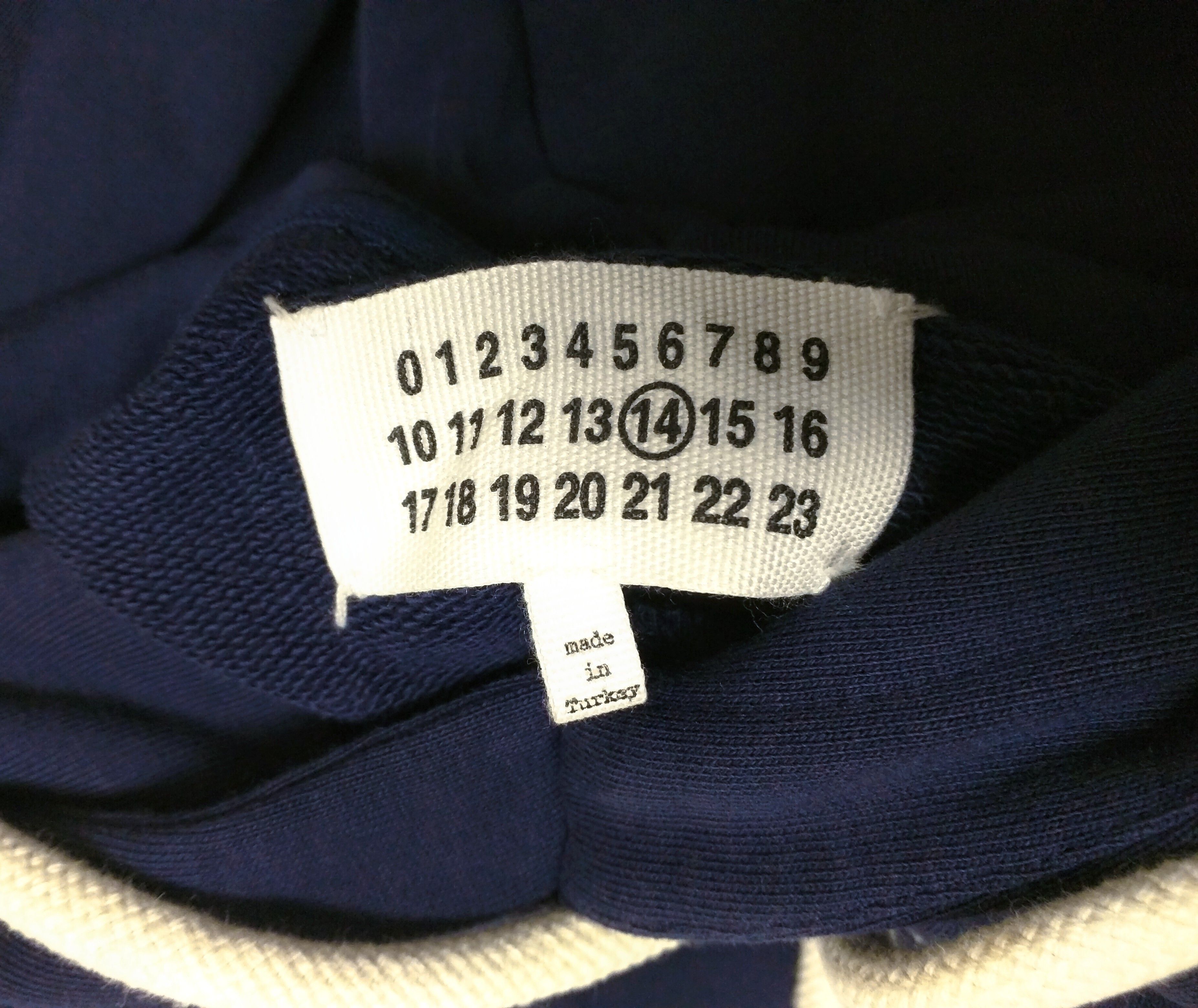 Maison Margiela Stereotype Hoodie Navy Blue 48 MMM Pullover Size US L / EU 52-54 / 3 - 4 Thumbnail