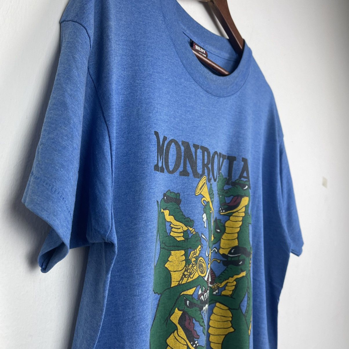 Vintage Vintage Monrovia tee 90s Size US L / EU 52-54 / 3 - 3 Thumbnail