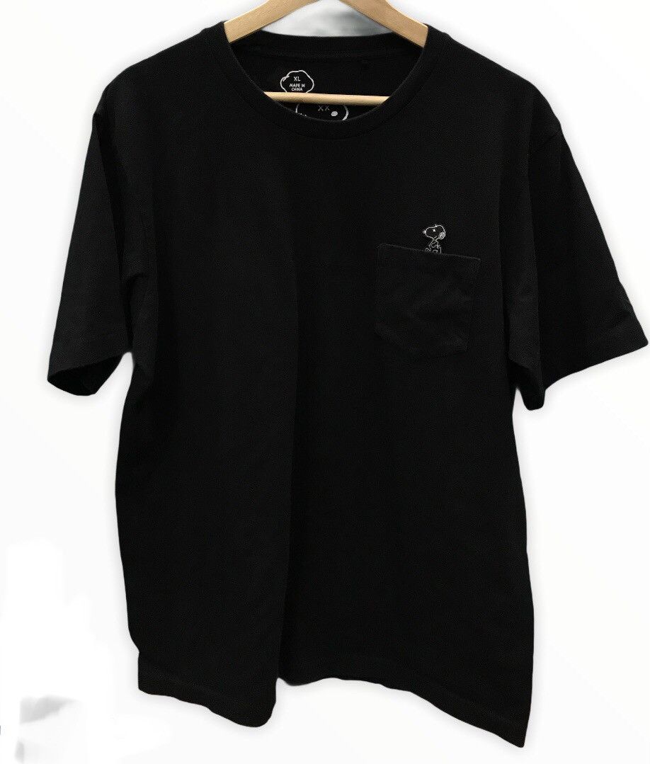 Kaws × Peanuts × Uniqlo Vintage Kaws X uniqlo single pocket t shirt Size US XL / EU 56 / 4 - 1 Thumbnail