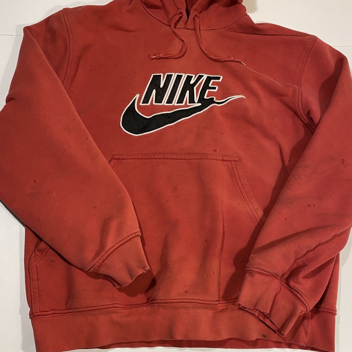 Nike × Vintage Vintage Distressed Nike Spellout Hoodie Red Size US M / EU 48-50 / 2 - 4 Thumbnail