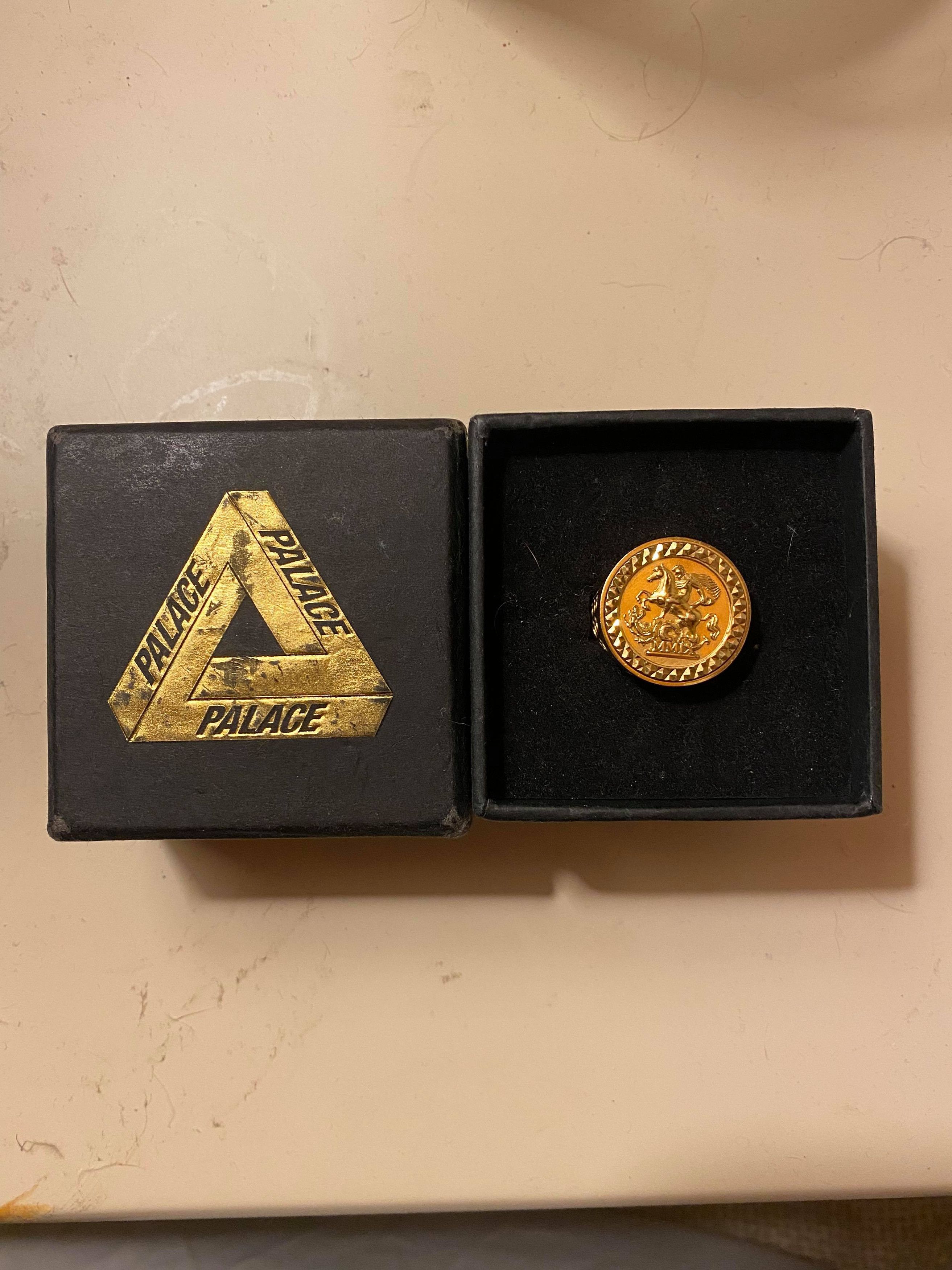 Palace hot sale skateboards ring