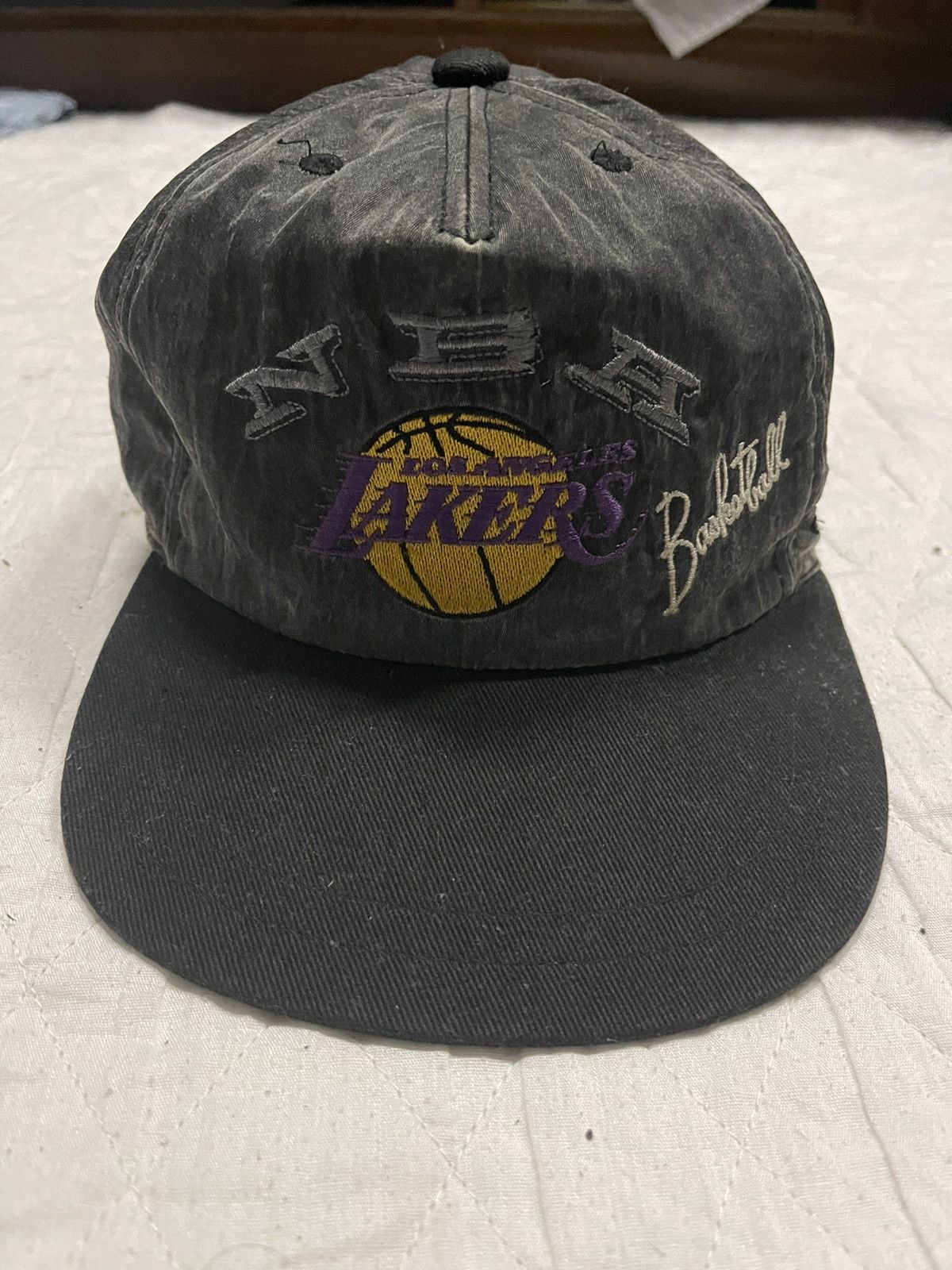 NBA Vintage NBA Los Angeles Lakers Basketball Cap Hat Size ONE SIZE - 4 Thumbnail
