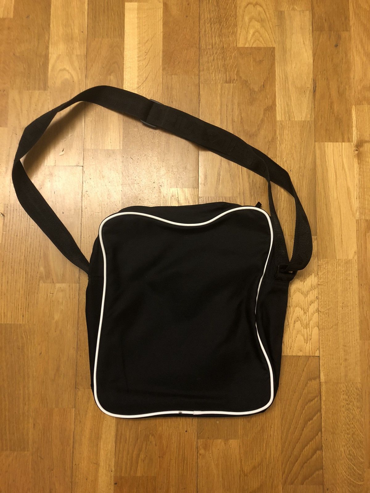 Fila FILA CLASSIC VINTAGE SPORT OVER THE SHOULDER BAG Size ONE SIZE - 2 Thumbnail