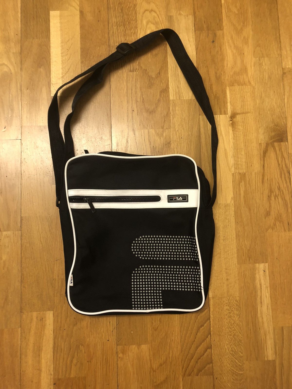 Fila FILA CLASSIC VINTAGE SPORT OVER THE SHOULDER BAG Size ONE SIZE - 1 Thumbnail