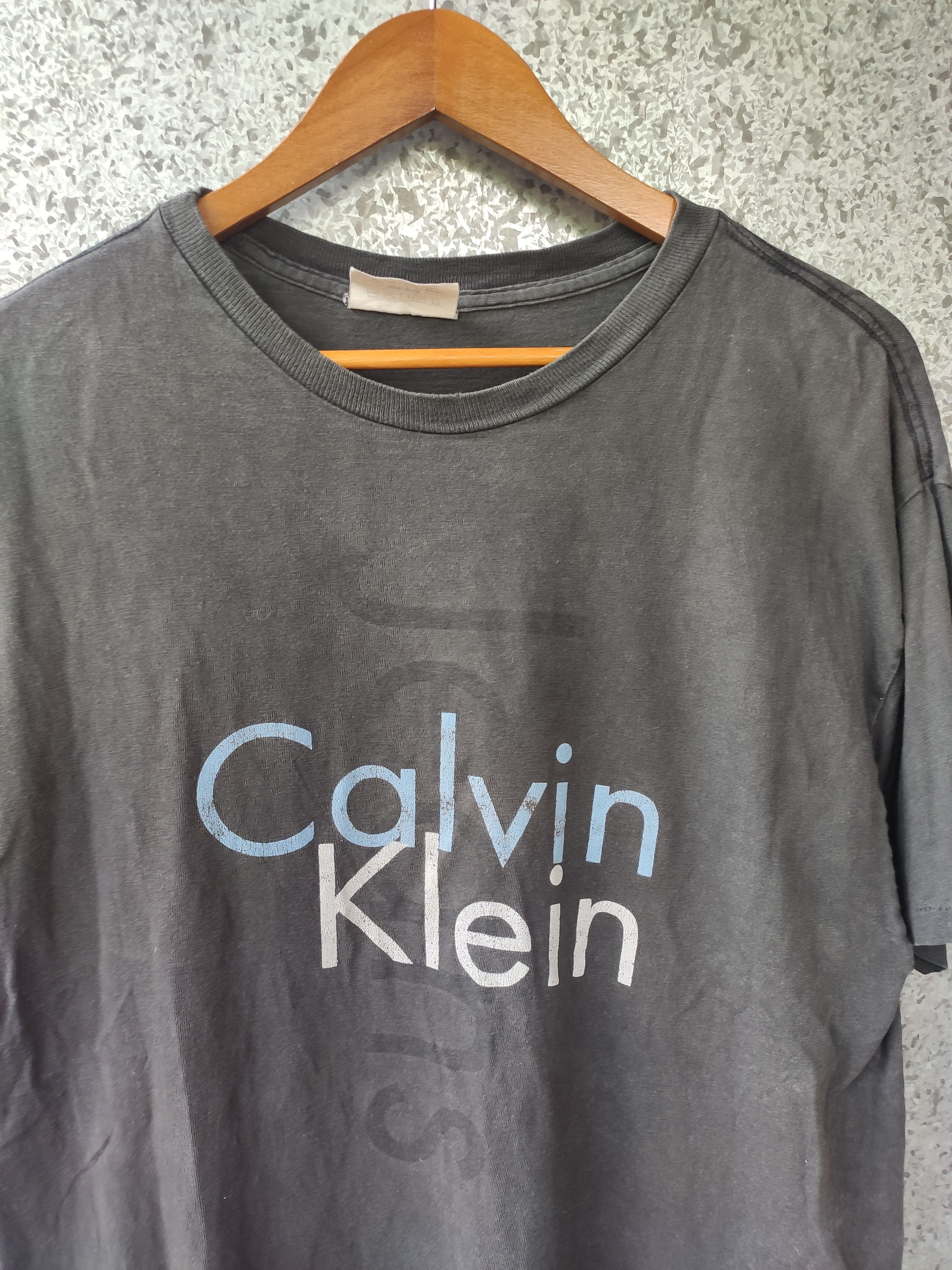 Calvin Klein Vintage 90s Vintage Calvin Klein t shirt Size US M / EU 48-50 / 2 - 2 Thumbnail