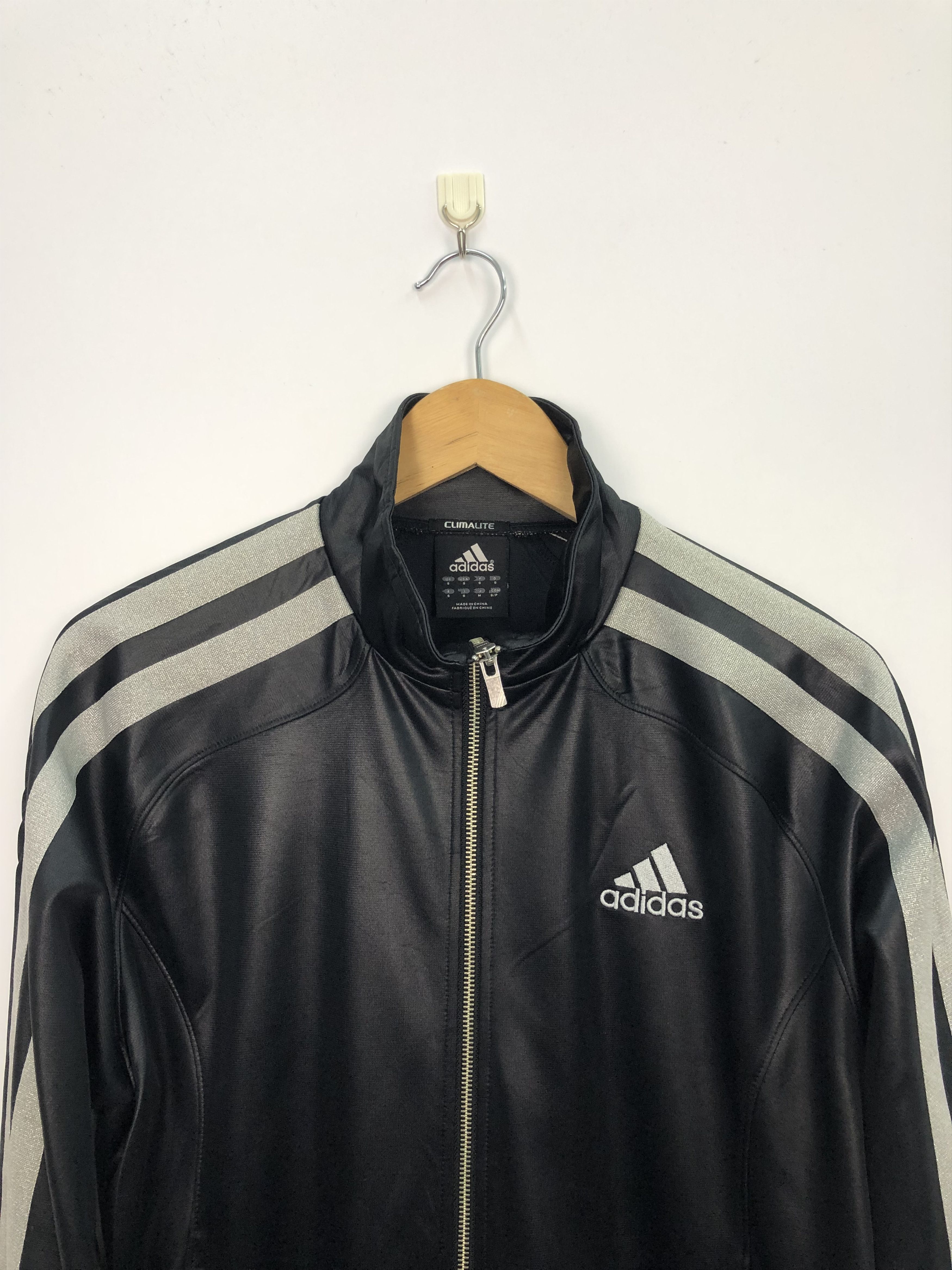 Adidas × Vintage Vintage Adidas Windbreaker Jacket Size US S / EU 44-46 / 1 - 3 Thumbnail