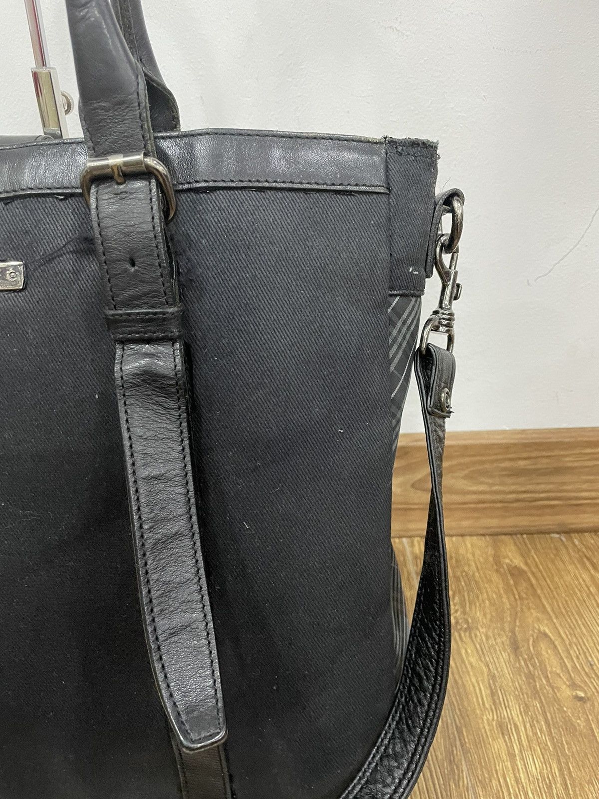 Burberry Authentic BURBERRY Blavk Label Two Way Bag Size ONE SIZE - 6 Thumbnail