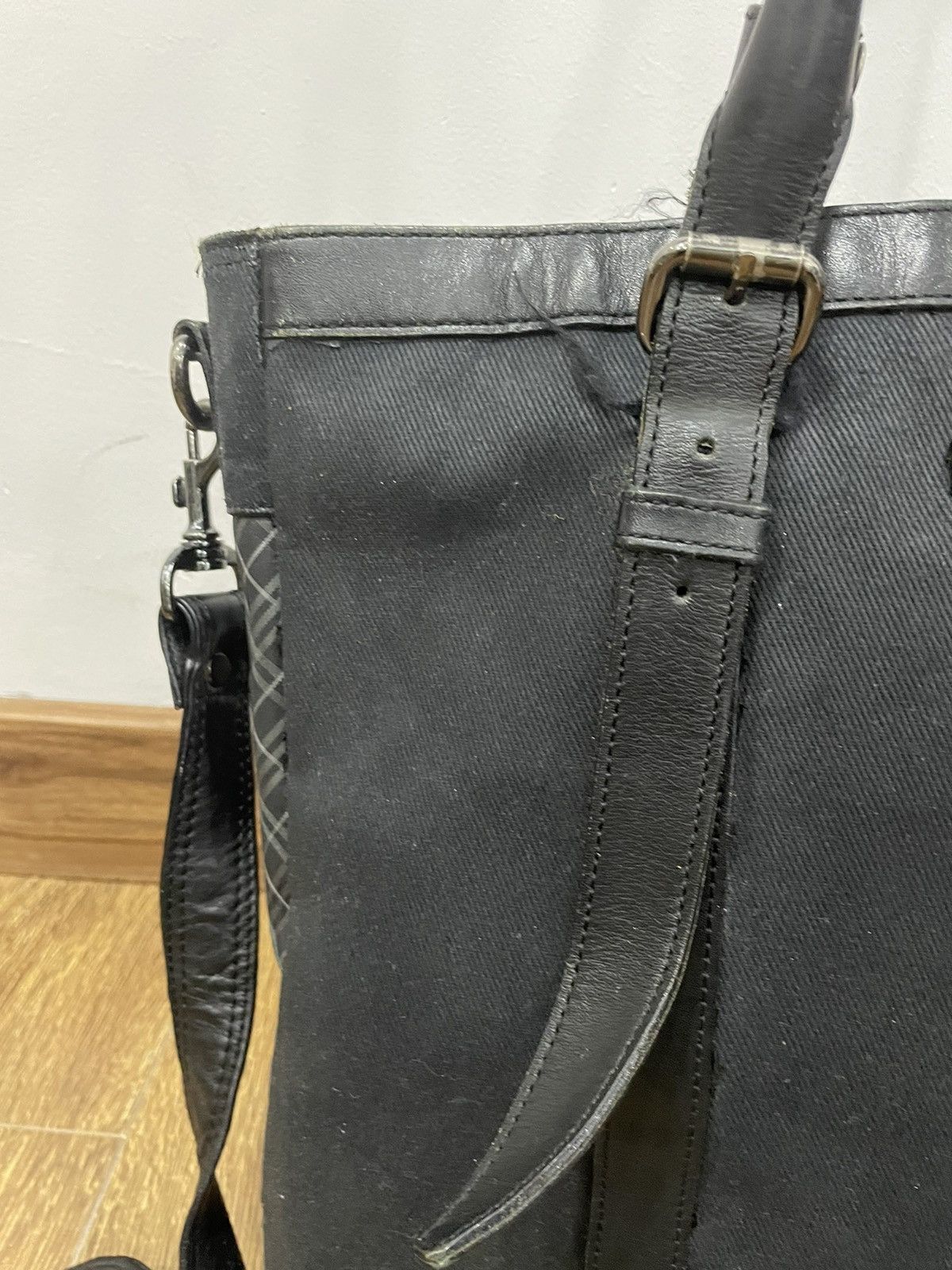 Burberry Authentic BURBERRY Blavk Label Two Way Bag Size ONE SIZE - 7 Thumbnail