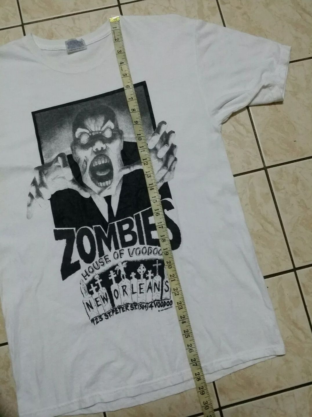 Vintage VTG 90'S ZOMBIES HOUSE OF VOODOO NEW ORLEANS 1995 T SHIRT Size US M / EU 48-50 / 2 - 6 Thumbnail