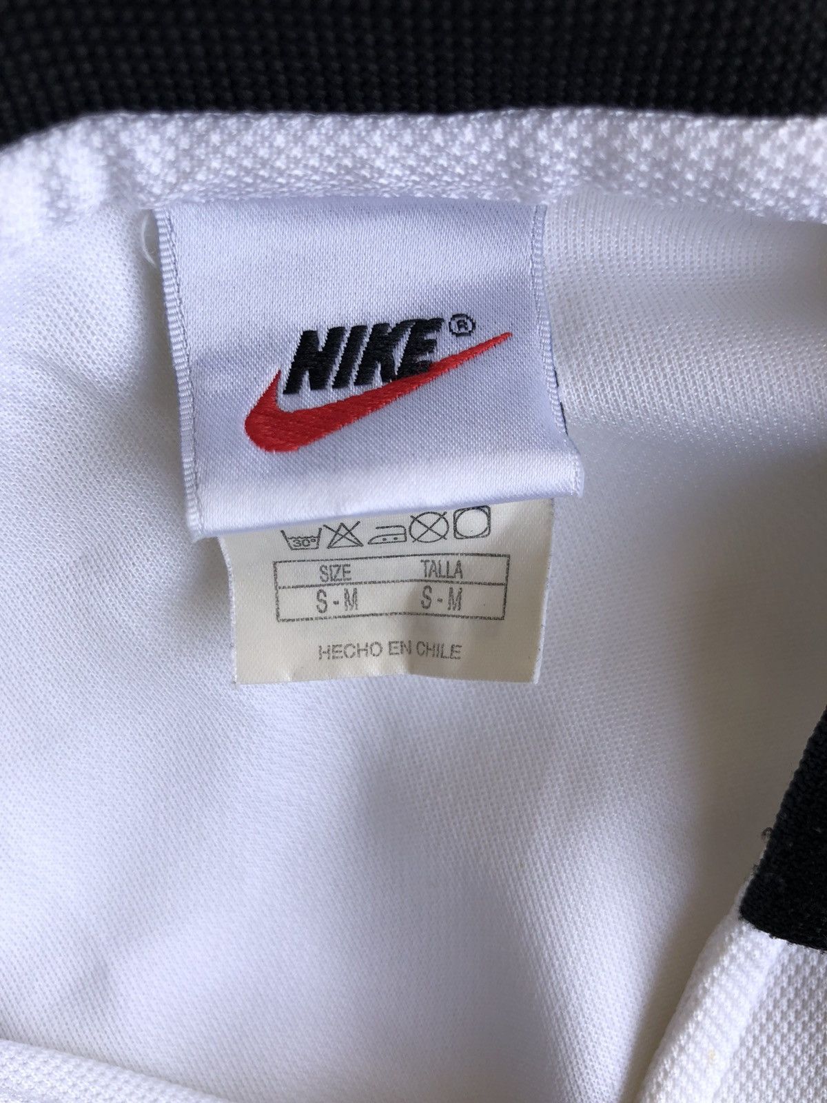 Nike RARE🔥1997-99 Camiseta Colo Colo Nike Home Jersey Size US L / EU 52-54 / 3 - 7 Thumbnail