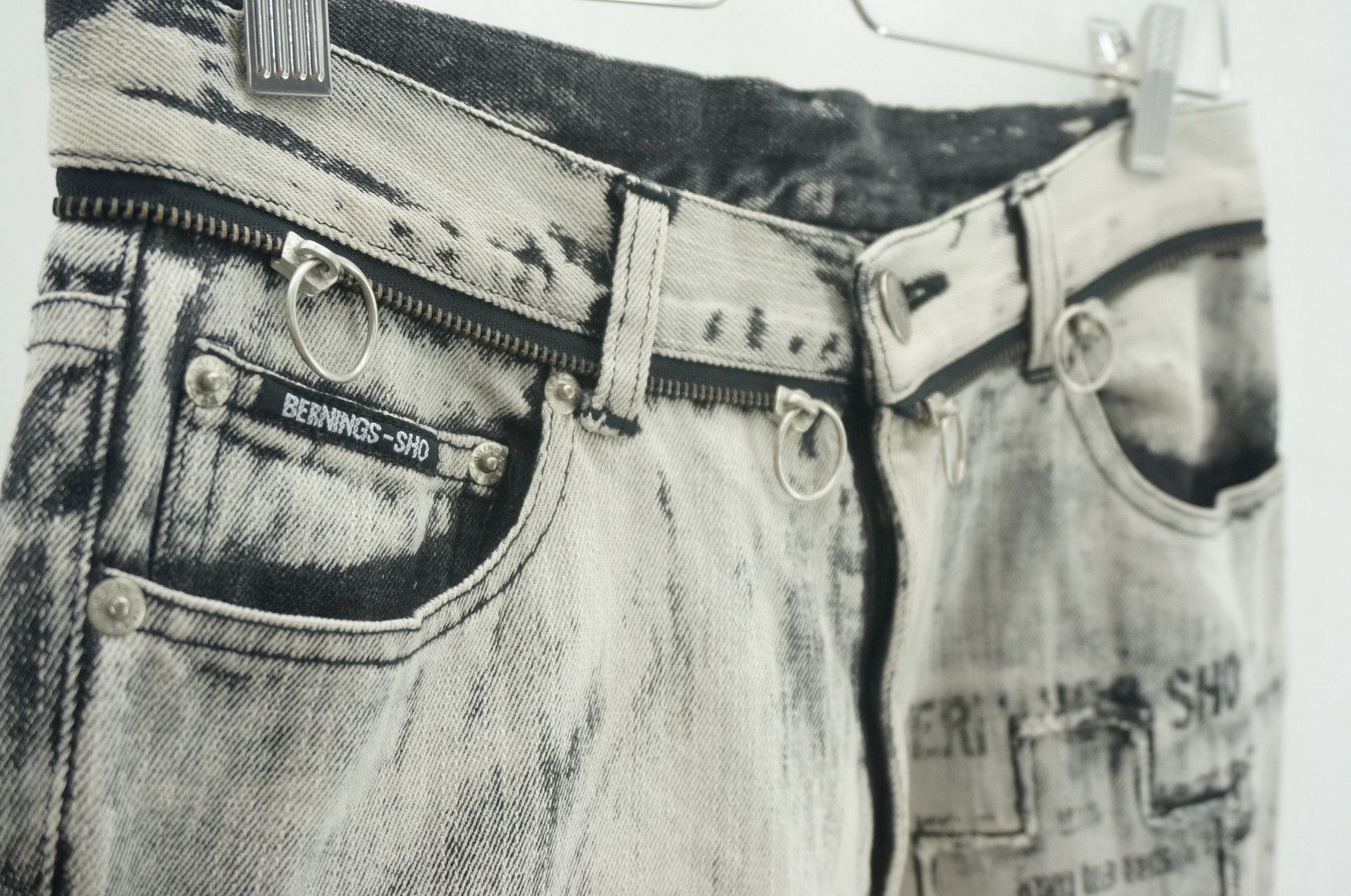 Japanese Brand Vintage BERNING SHO Punk Worn Out Offwhite Acid Wash Jeans Size US 29 - 13 Thumbnail