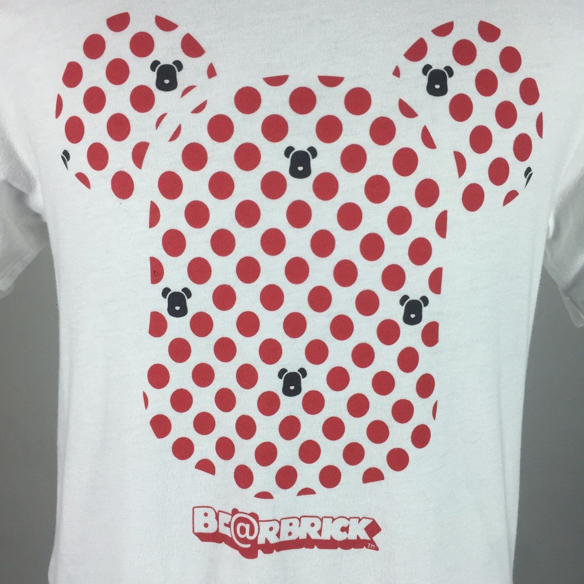 Medicom Toy × Uniqlo Medicom toy x uniqlo tee Size US S / EU 44-46 / 1 - 3 Thumbnail