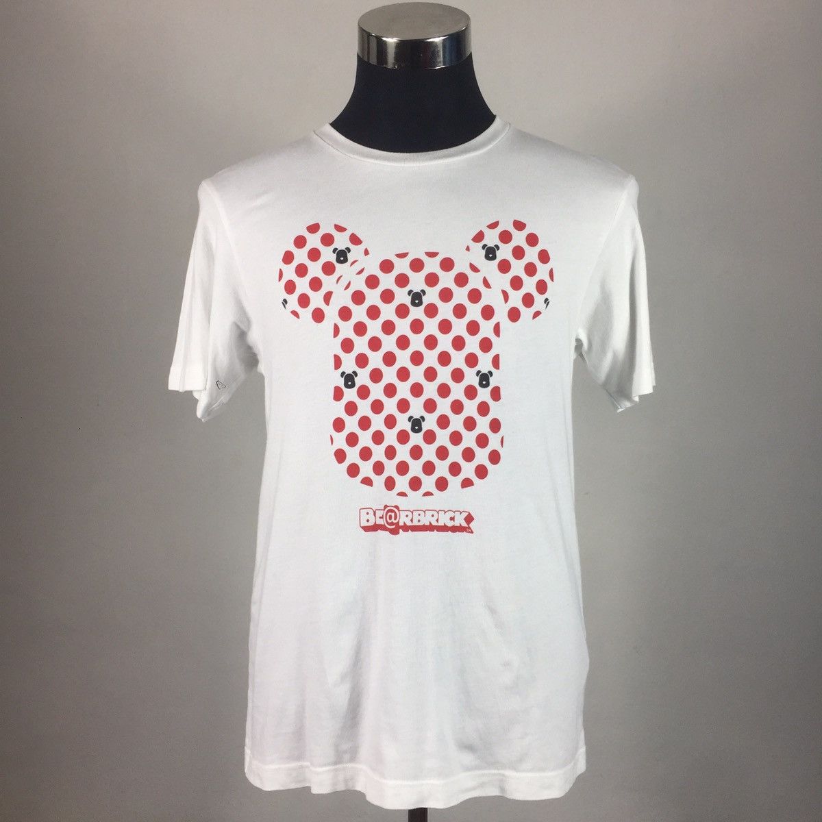 Medicom Toy × Uniqlo Medicom toy x uniqlo tee Size US S / EU 44-46 / 1 - 1 Thumbnail