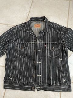 Supreme levi's hotsell pinstripe trucker jacket