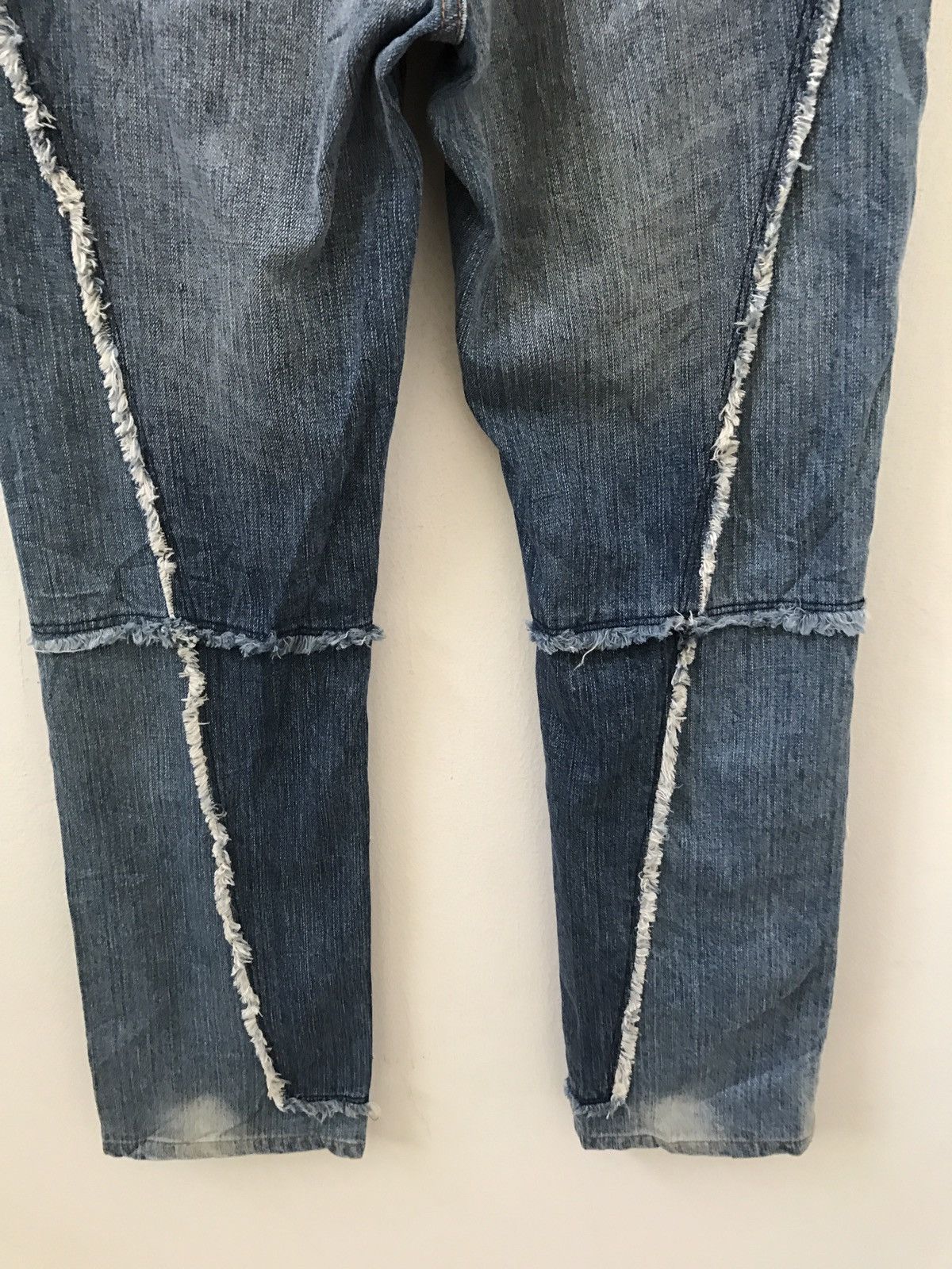Vintage Japanese Designer MC DIVISION Cut Out Raw Edge Denim Jeans Size US 31 - 14 Thumbnail