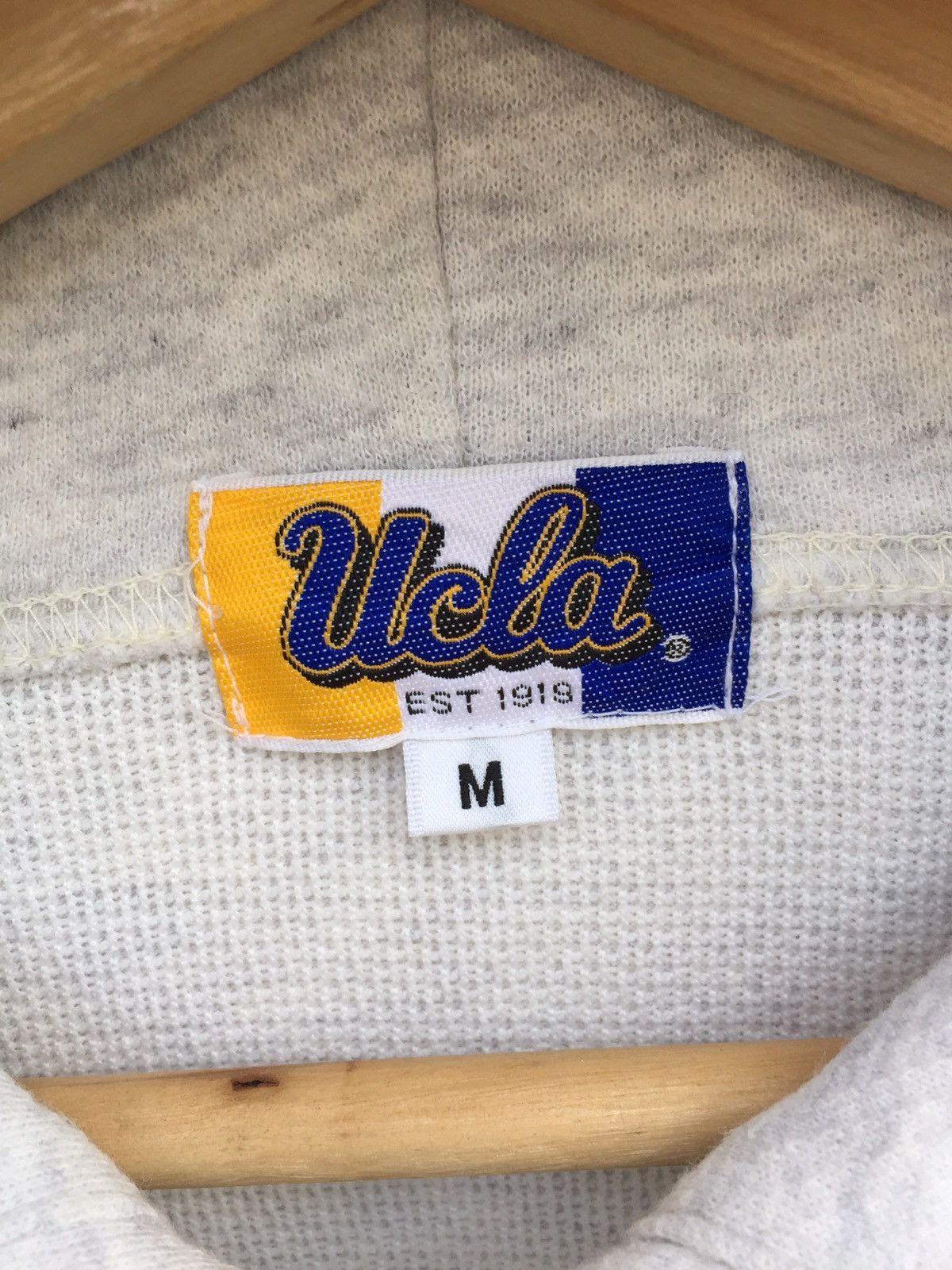 Vintage Vintage UCLA Big Logo Hoodie Size US M / EU 48-50 / 2 - 5 Thumbnail