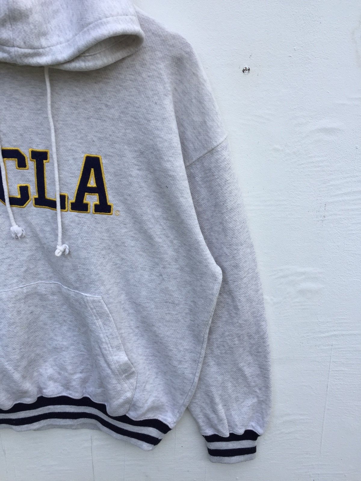 Vintage Vintage UCLA Big Logo Hoodie Size US M / EU 48-50 / 2 - 3 Thumbnail